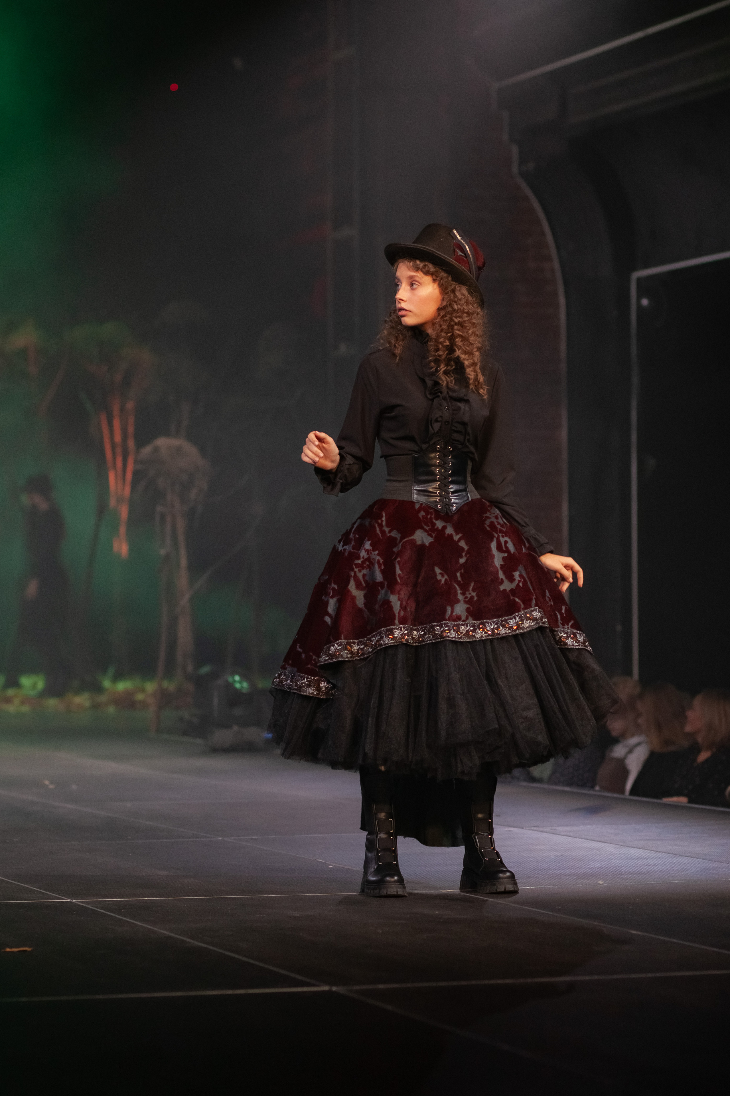 MagicFashionWeek — коллекция «Стимпанк» дизайнера Надежды Шибиной