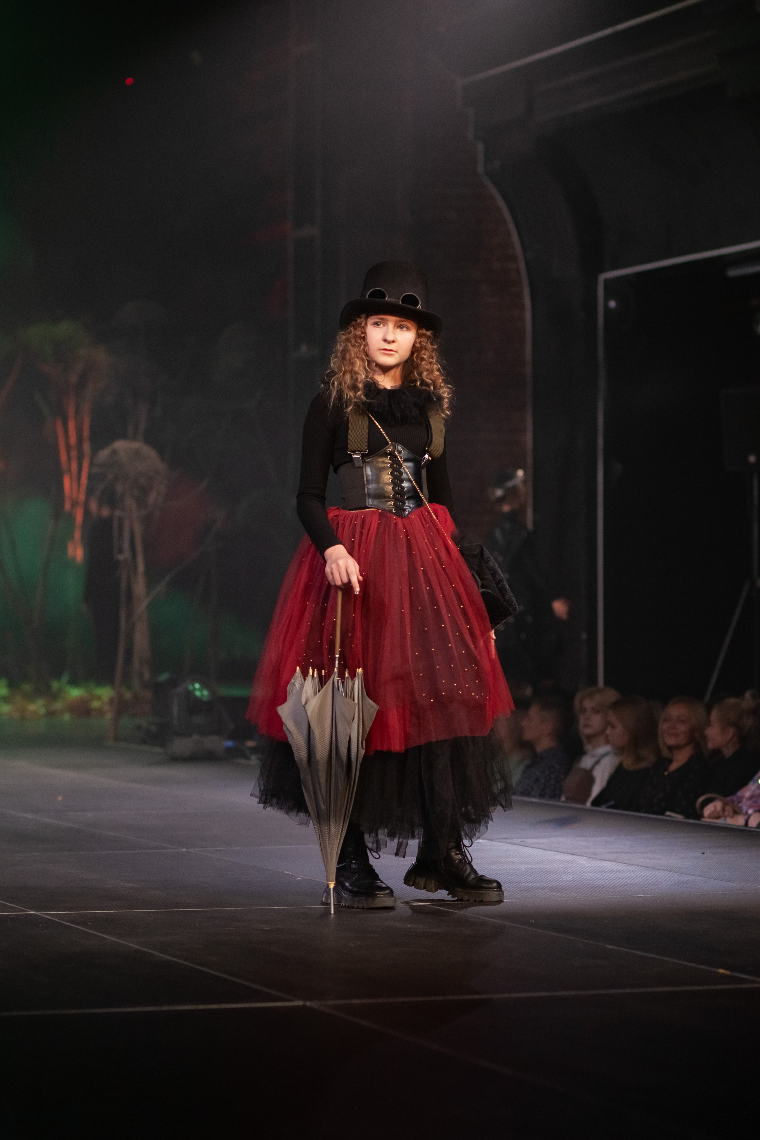 MagicFashionWeek — коллекция «Стимпанк» дизайнера Надежды Шибиной