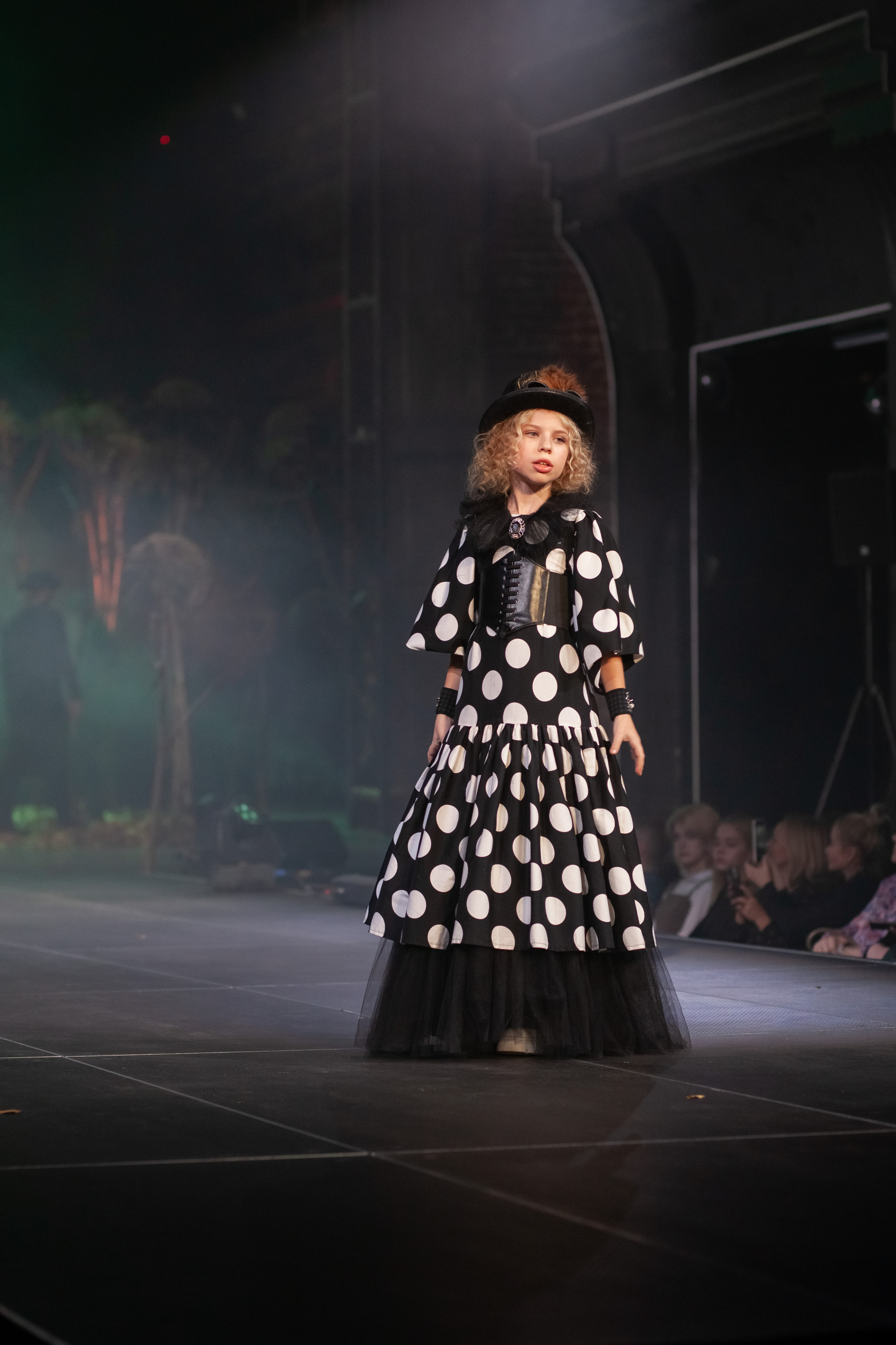 MagicFashionWeek — коллекция «Стимпанк» дизайнера Надежды Шибиной