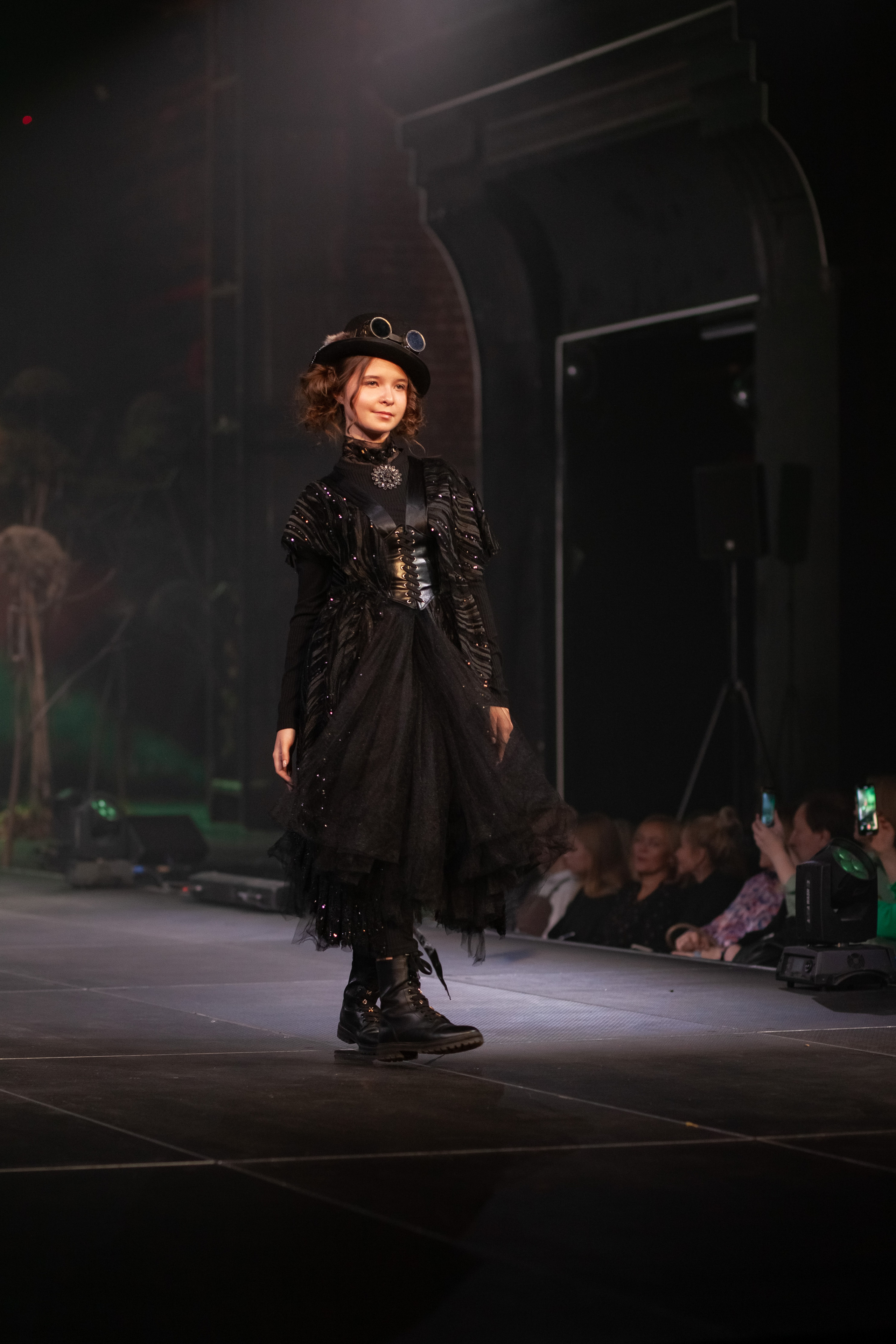 MagicFashionWeek — коллекция «Стимпанк» дизайнера Надежды Шибиной