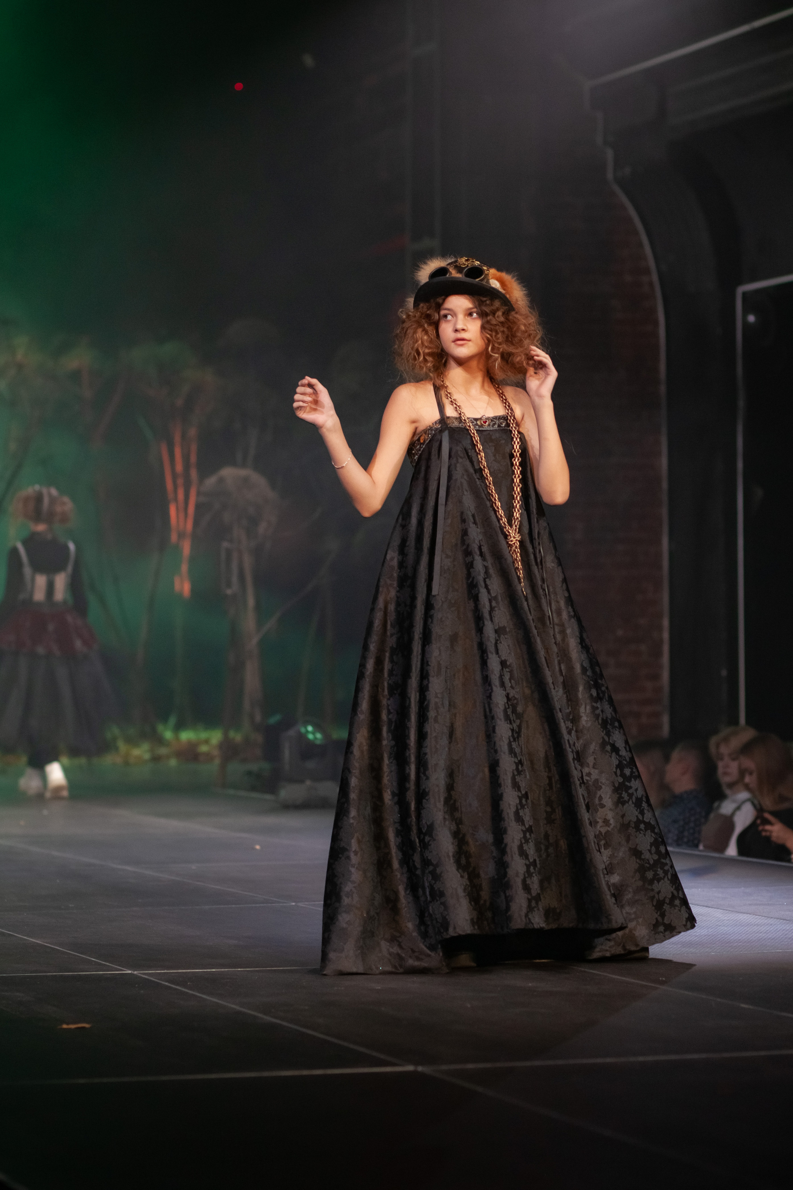 MagicFashionWeek — коллекция «Стимпанк» дизайнера Надежды Шибиной