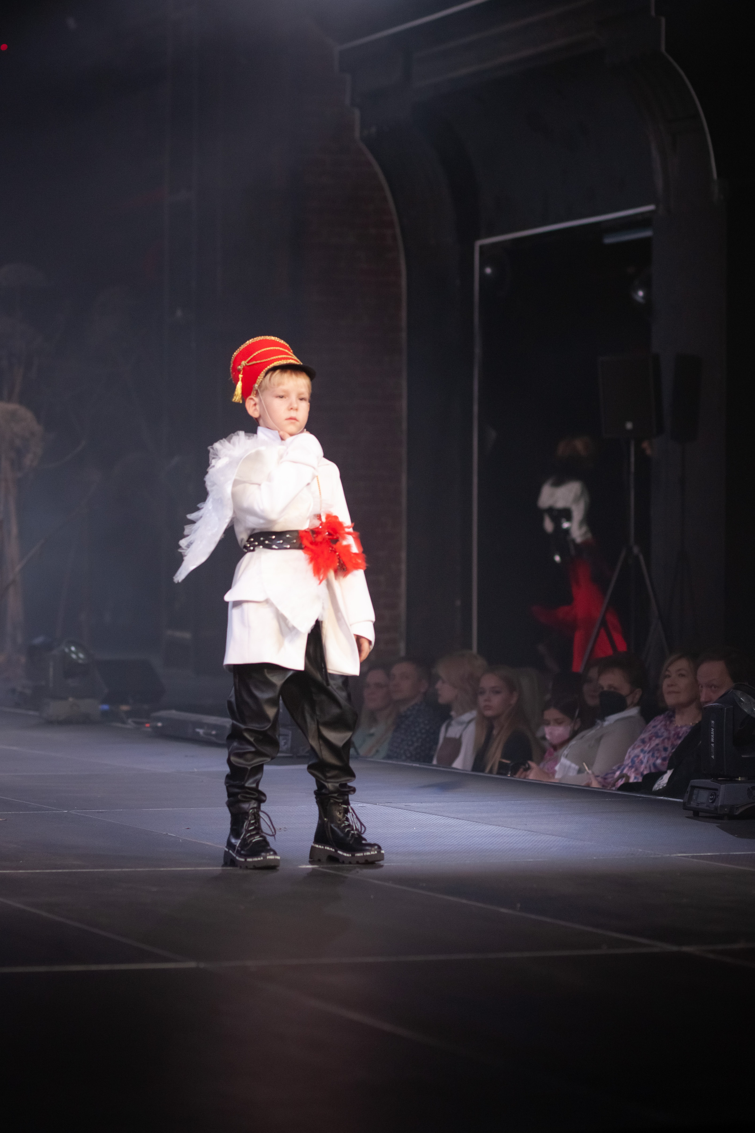 MagicFashionWeek — коллекция «VORONы» дизайнера Анастасии Фахретдиновой