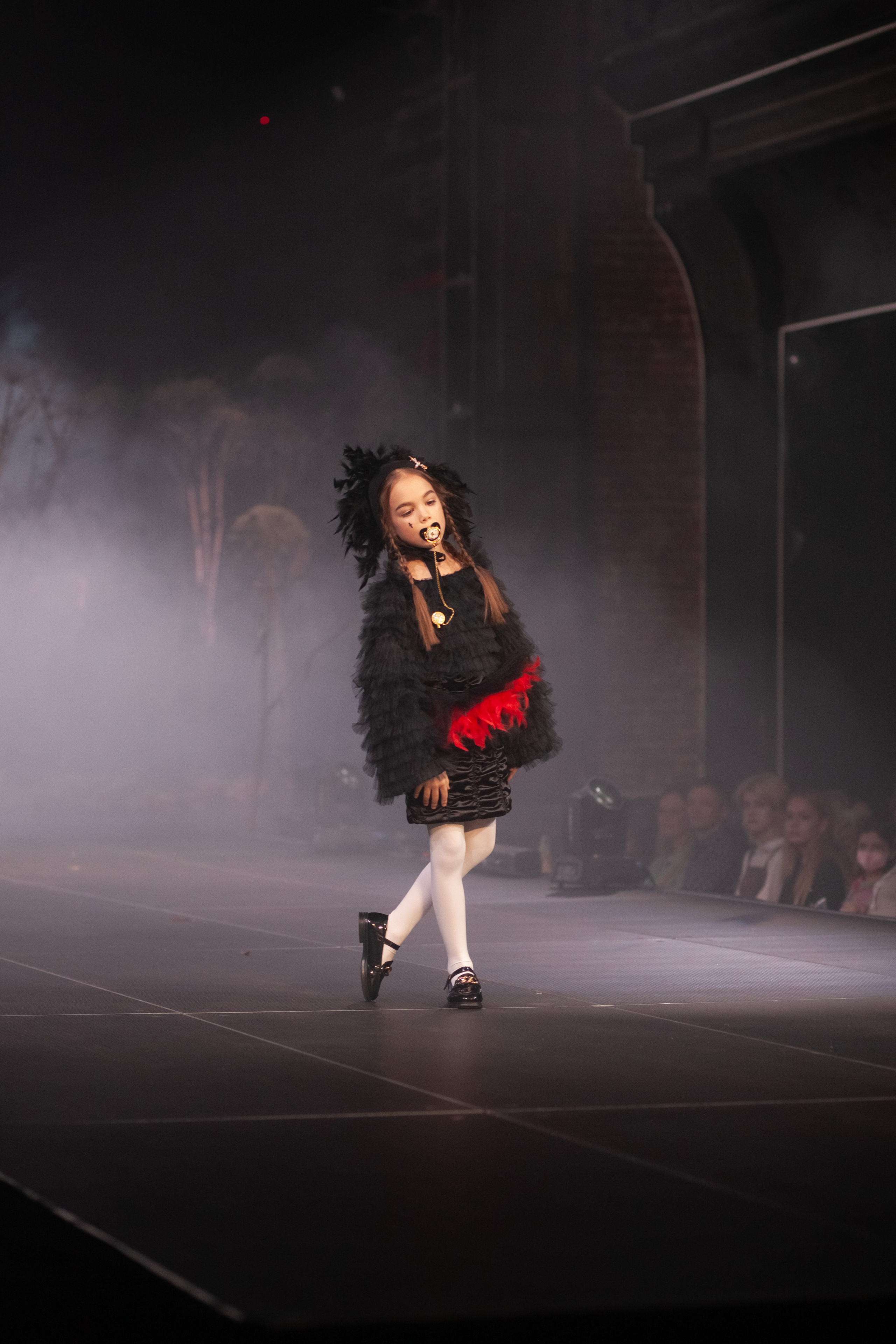 MagicFashionWeek — коллекция «VORONы» дизайнера Анастасии Фахретдиновой