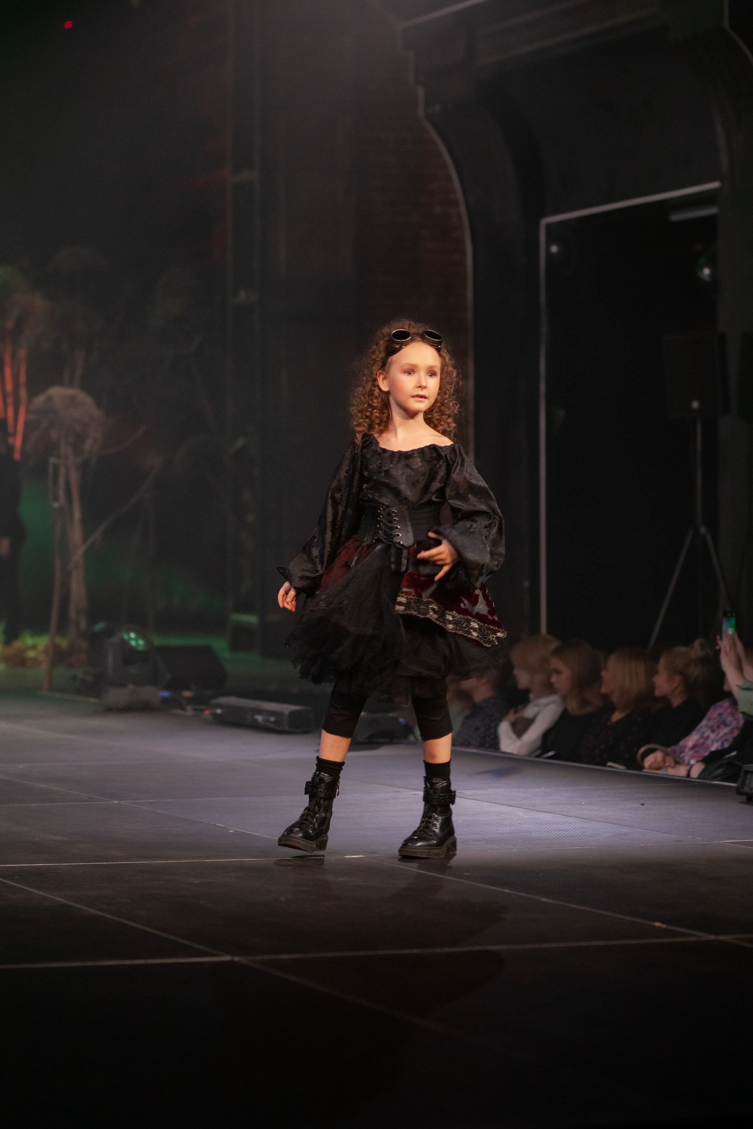 MagicFashionWeek — коллекция «Стимпанк» дизайнера Надежды Шибиной