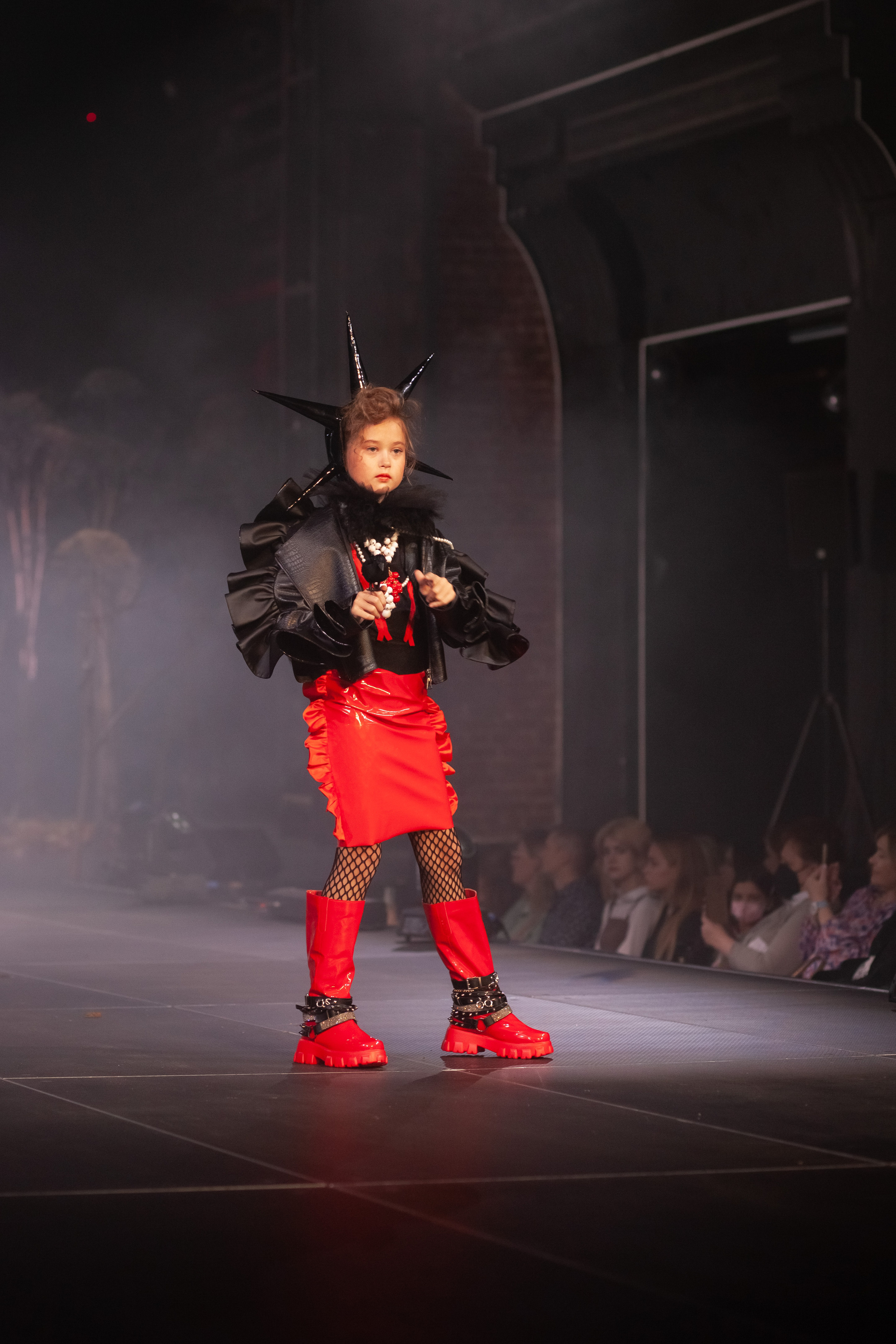 MagicFashionWeek — коллекция «VORONы» дизайнера Анастасии Фахретдиновой