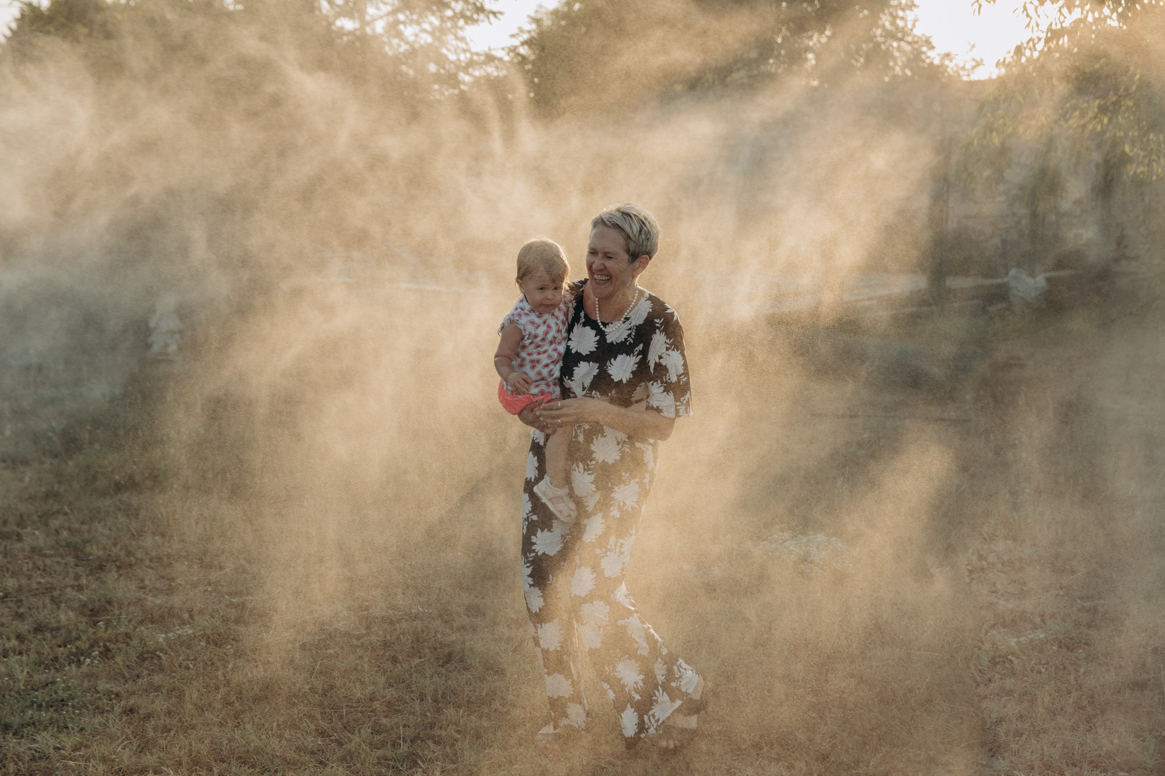 Дети и семьи. На моих фотографиях дети всегда улыбаются и смеются по-настоящему. Я знаю что для этого нужно. Применяю секретный секрет). Фотограф в Крыму — Федор зайцев. Свадебная, семейная и портретная съёмка. Фотографии для контента, для бизнеса. Корпоративная съёмка