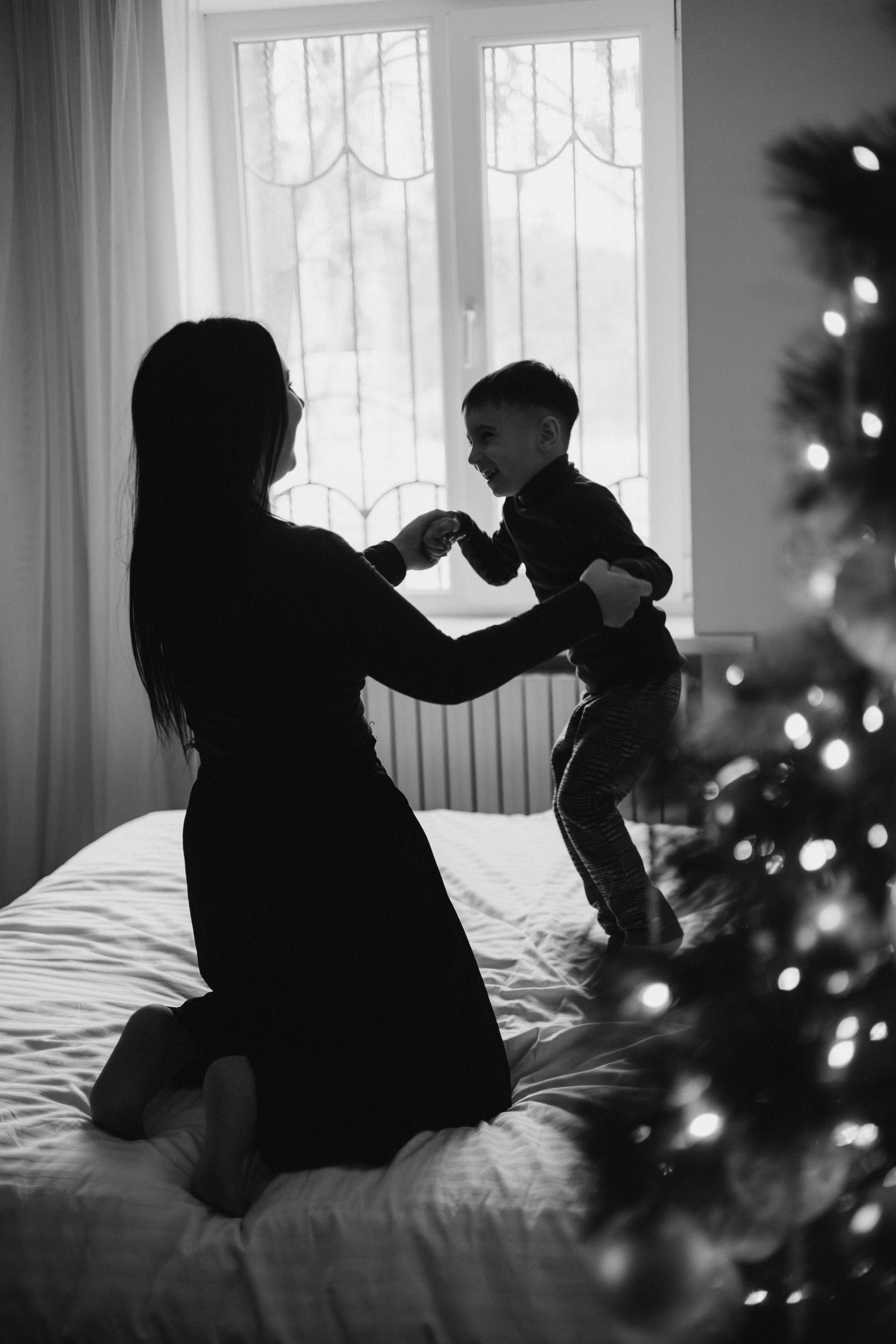 Ложись в снег и закрой лапой нос. Семейный фотограф Донецк