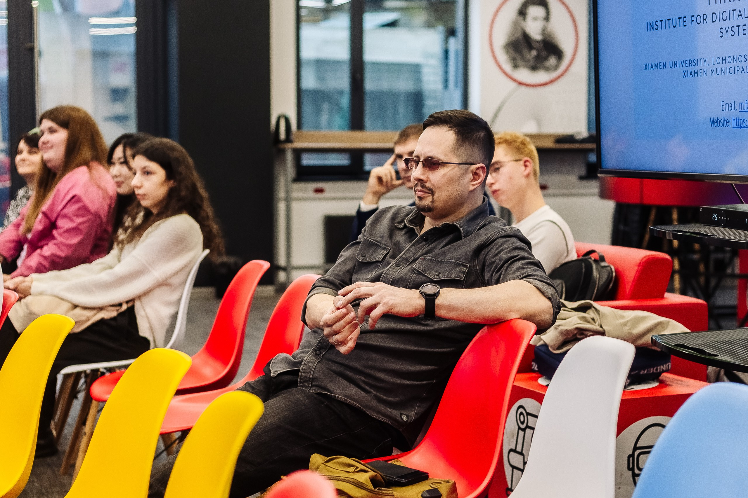 Неймарк. Лекторий. Репортажный и портретный фотограф в Нижнем Новгороде Максим Горшков