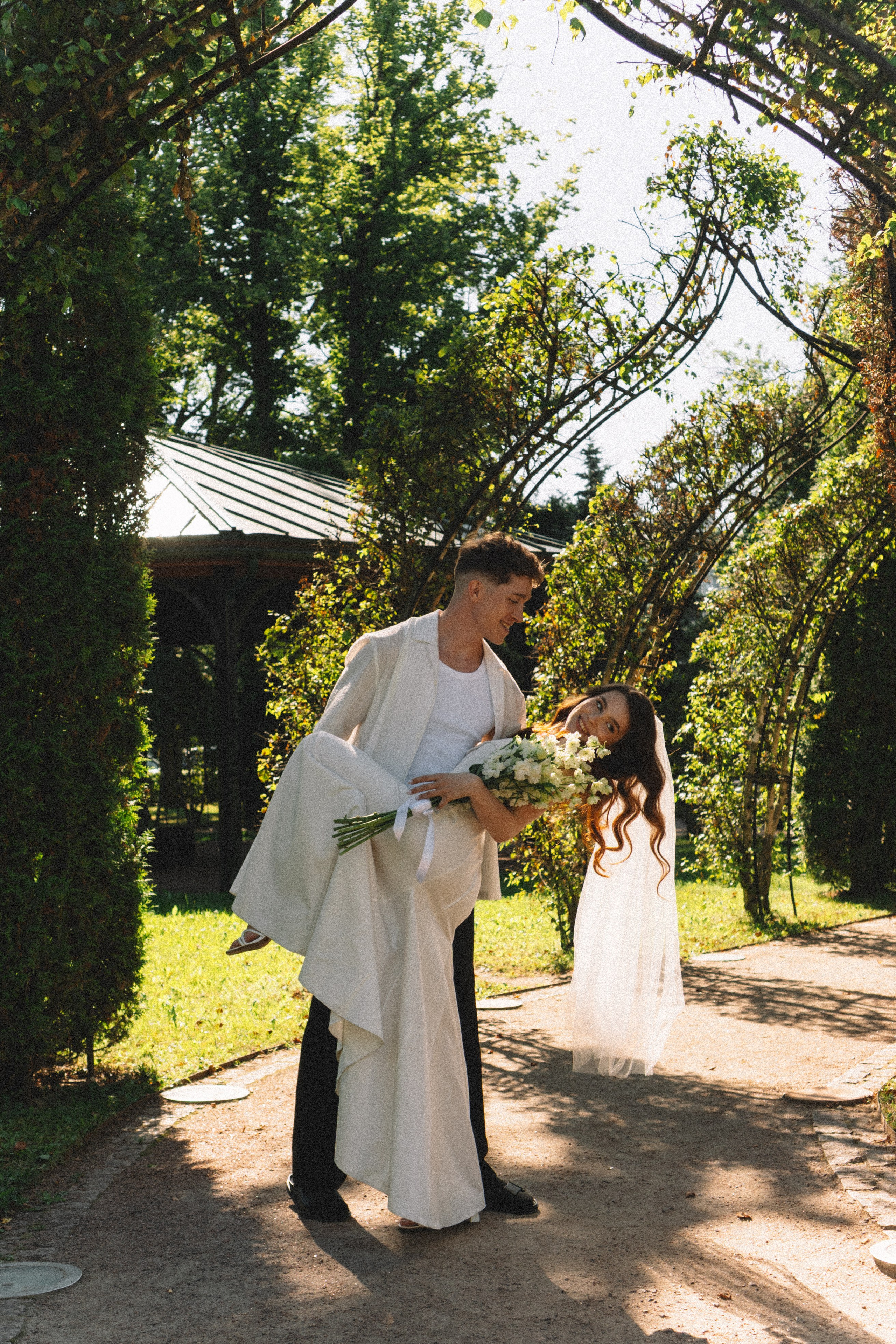 СВАДЕБНАЯ СЬЕМКА В ПЕТЕРГОФЕ И СЬЕМКА РЕПОРТАЖА В ЗАГСЕ ПЕТЕРГОФА. Профессиональный фотограф, Санкт-Петербург — Виктория Богомолова