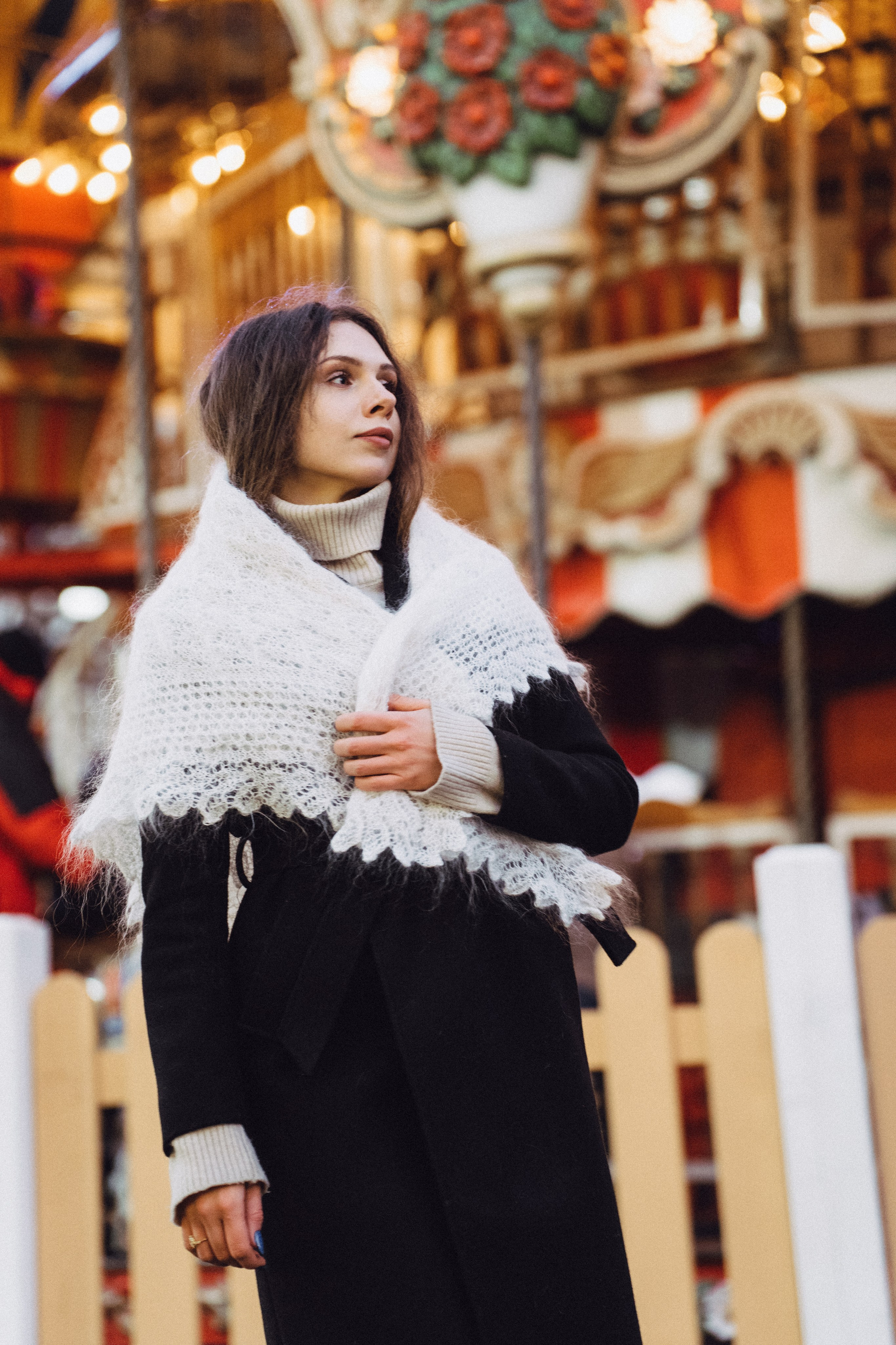 ПРОГУЛКА НА МАНЕЖНОЙ ПЛОЩАДИ ДЛЯ ДЕВУШКИ ПЕРЕД НОВЫМ ГОДОМ (НОВОГОДНЯЯ ФОТОСЕССИИЯ НА МАНЕЖНОЙ ПЛОЩАДИ). Профессиональный фотограф, Санкт-Петербург — Виктория Богомолова