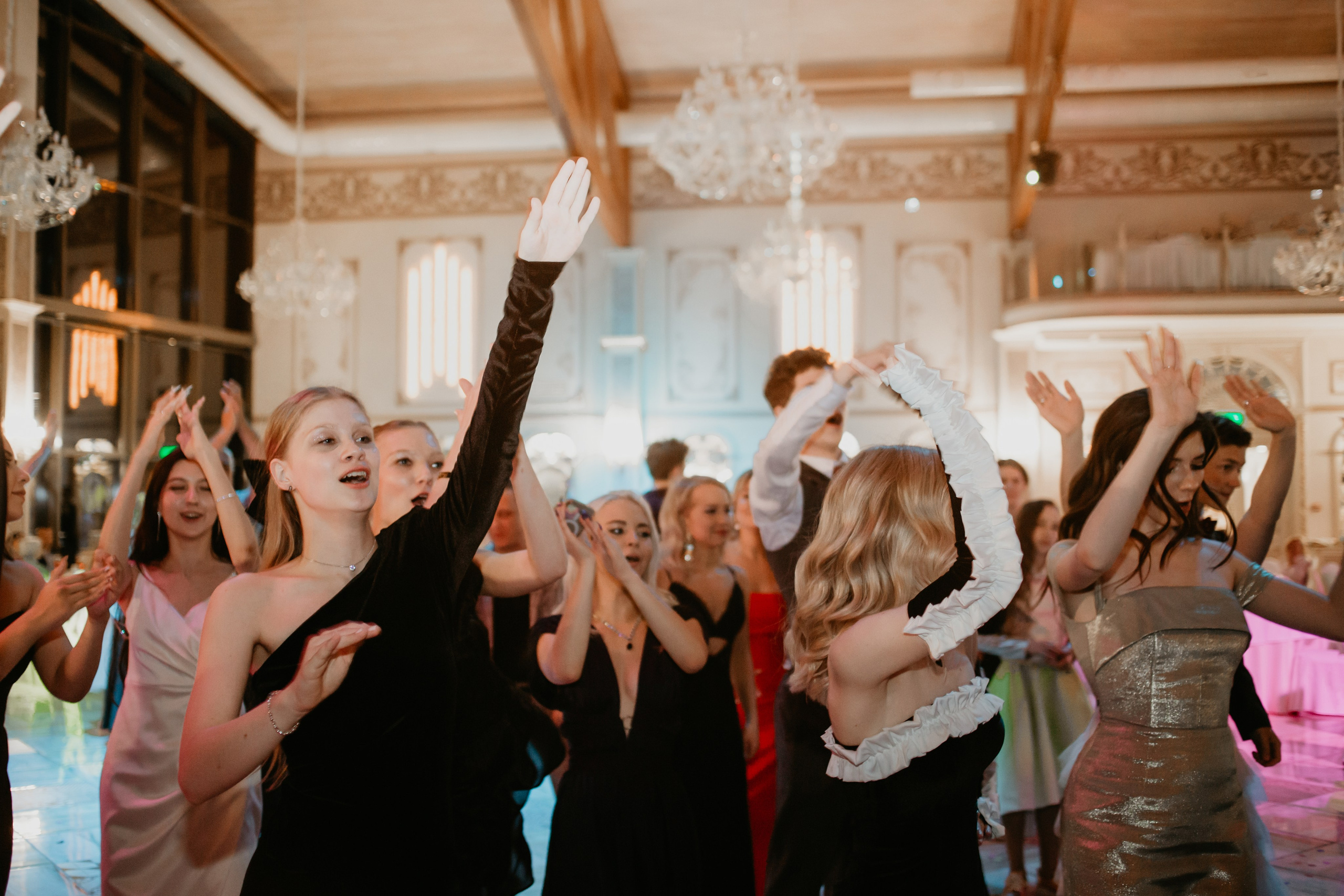 Выпускной. 11 лицей. Фотограф в Челябинске Ополихина Анна