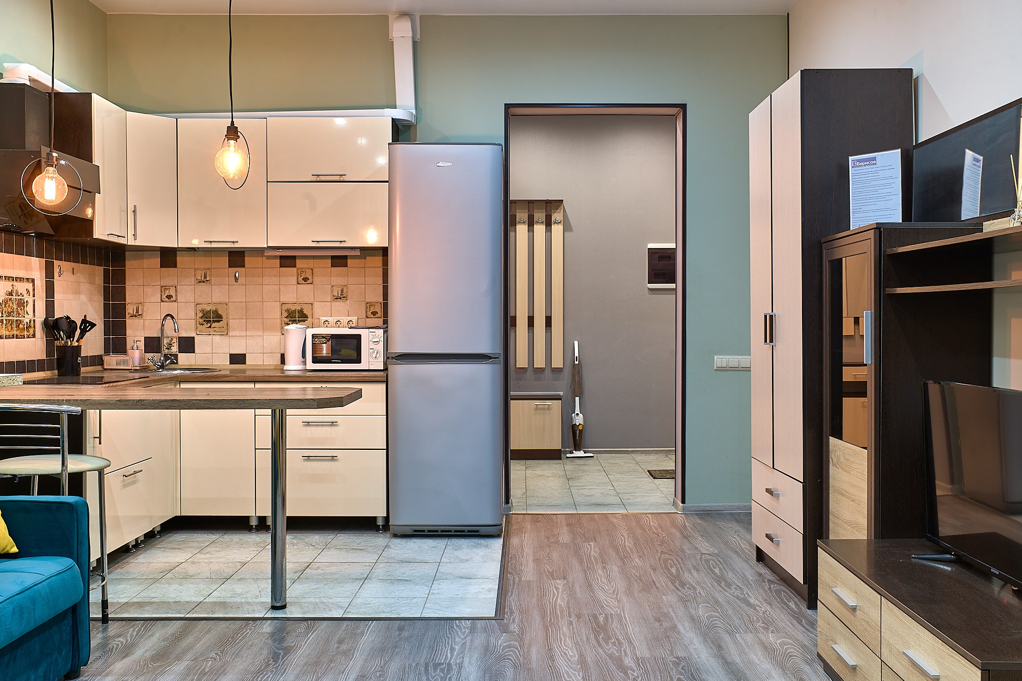 Однушка для посуточной сдачи. Заказчик — АН «Борисов». Главная