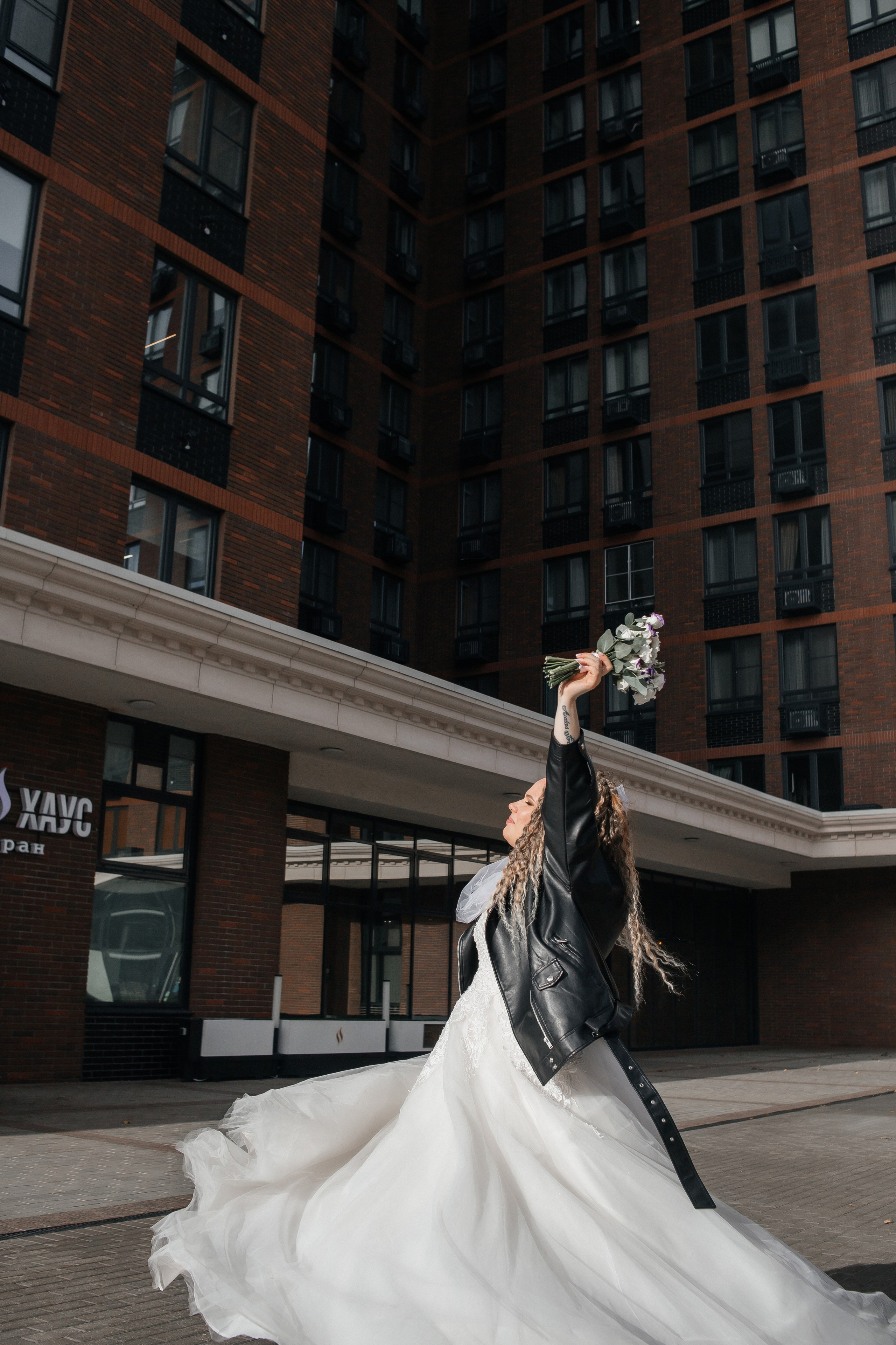 Ноябрьская свадьба в Сормовском ЗАГСе и в фотостудии Акт Первый. Свадебный фотограф и фотограф Love-Store в Нижнем Новгороде Анастасия