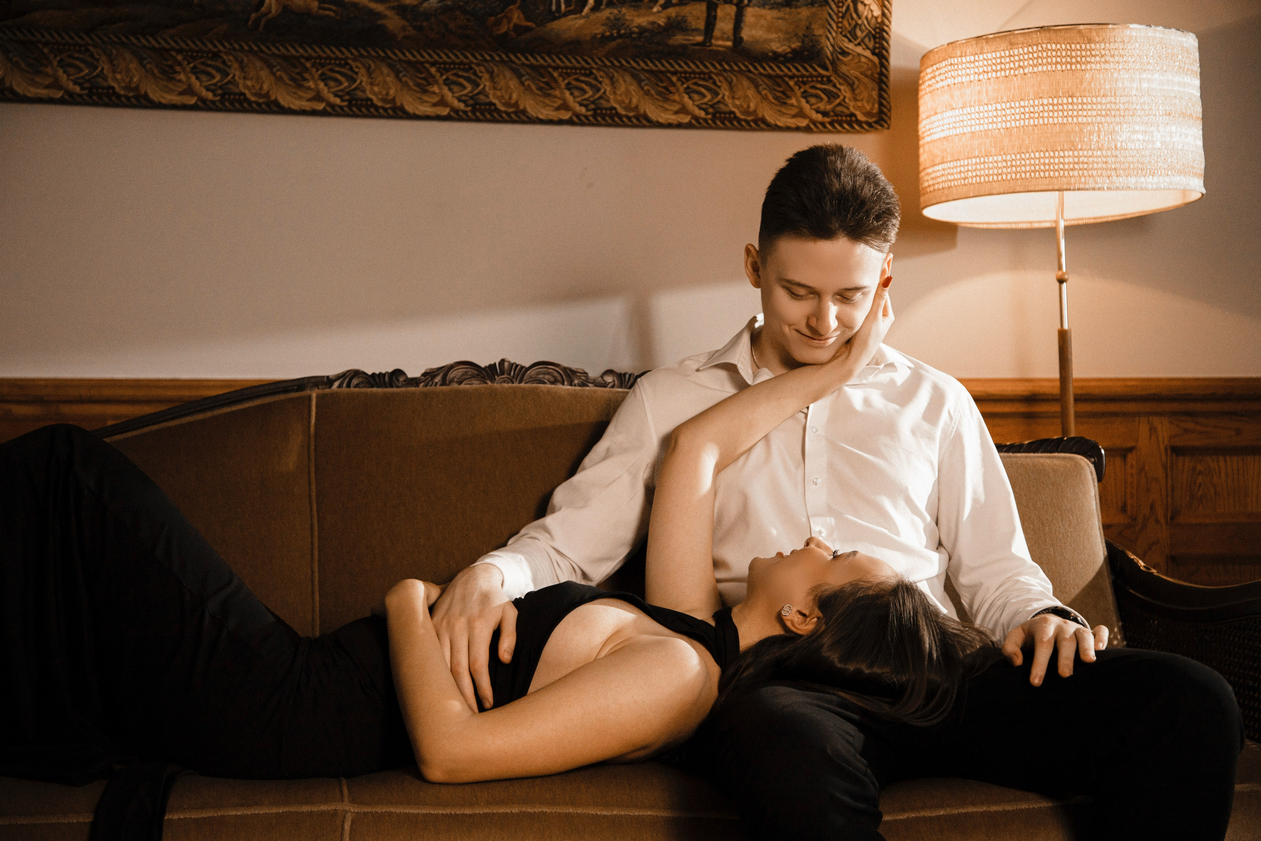 Лавстори: каминный зал