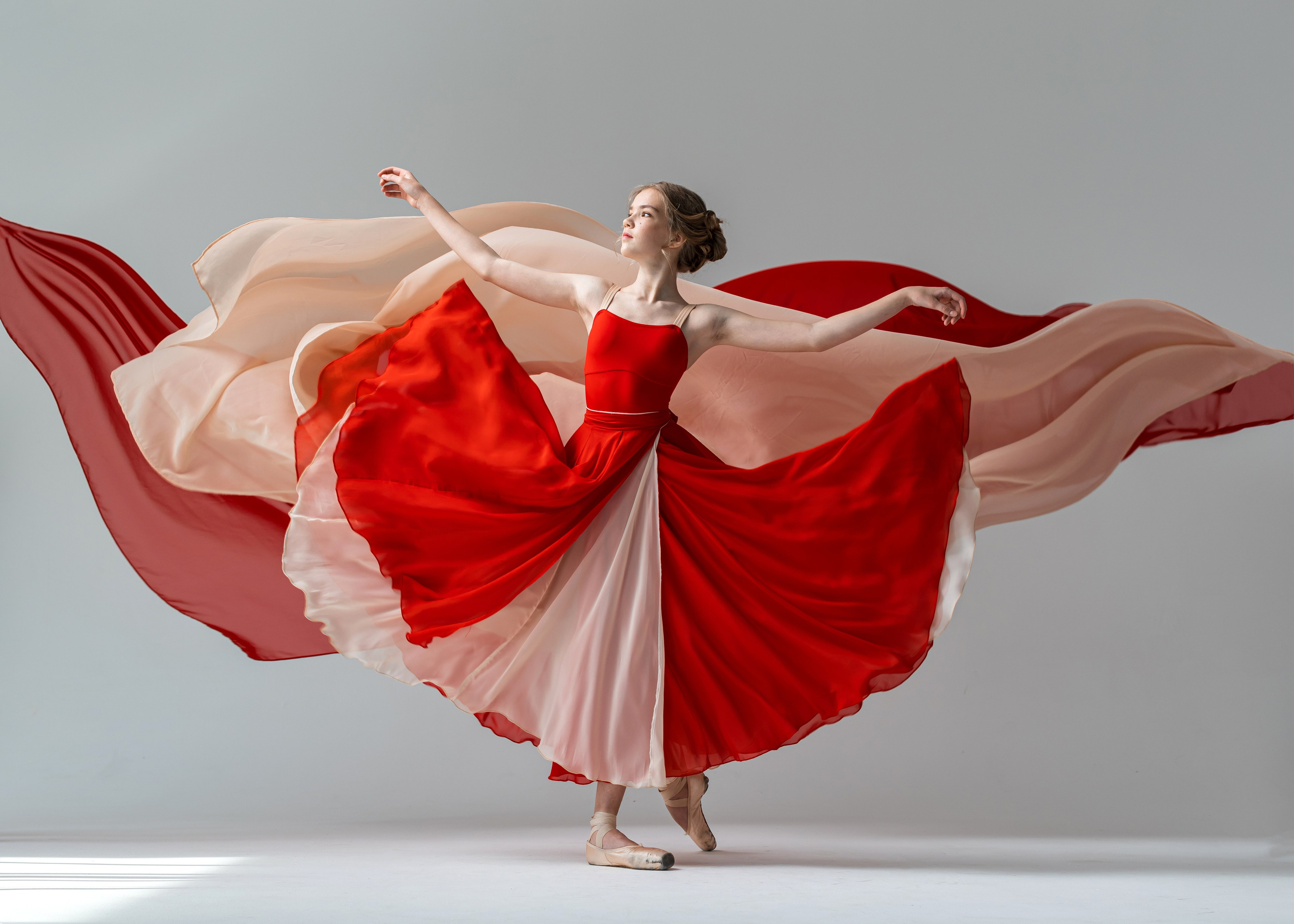 Красно-бежевая двухсторонняя юбка напрокат для фотосессии. Балетный фотограф Алина Ханько — Душа Балета