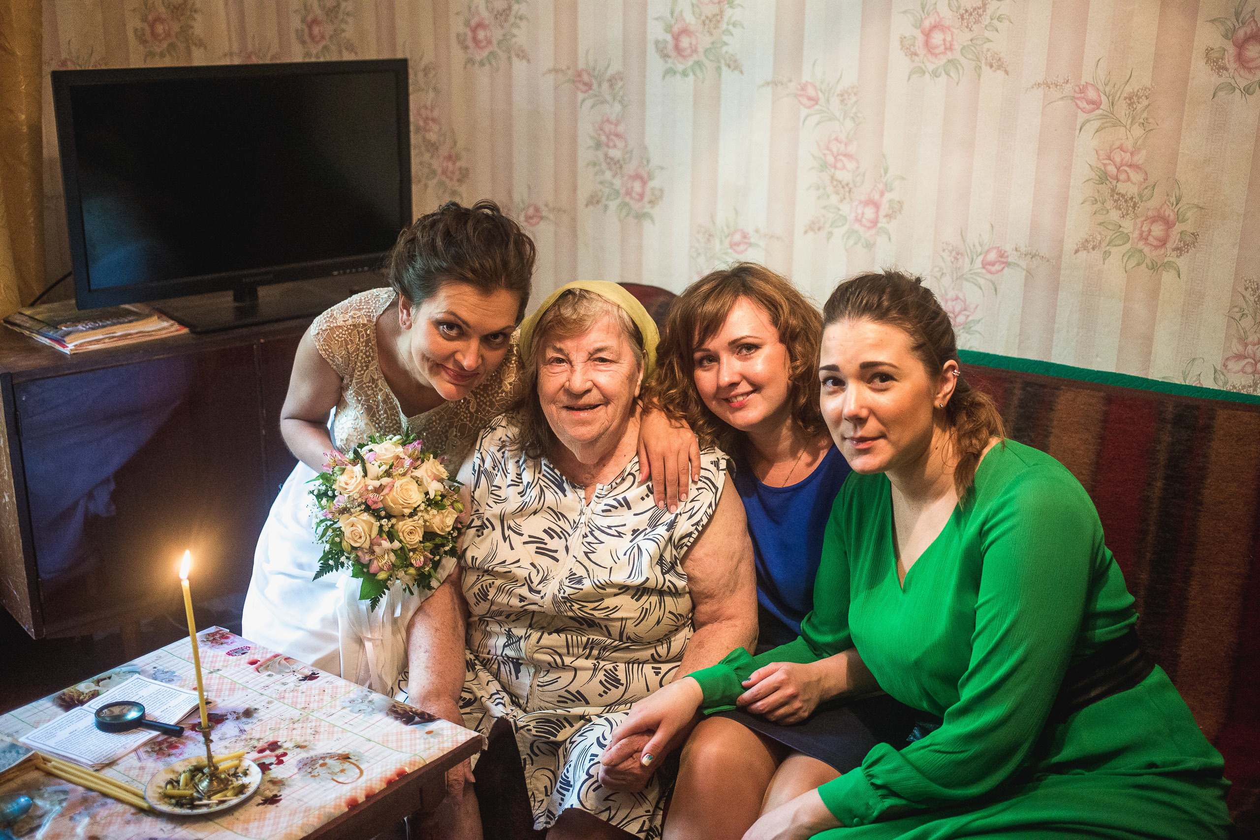 Свадебная фотосъемка у реки