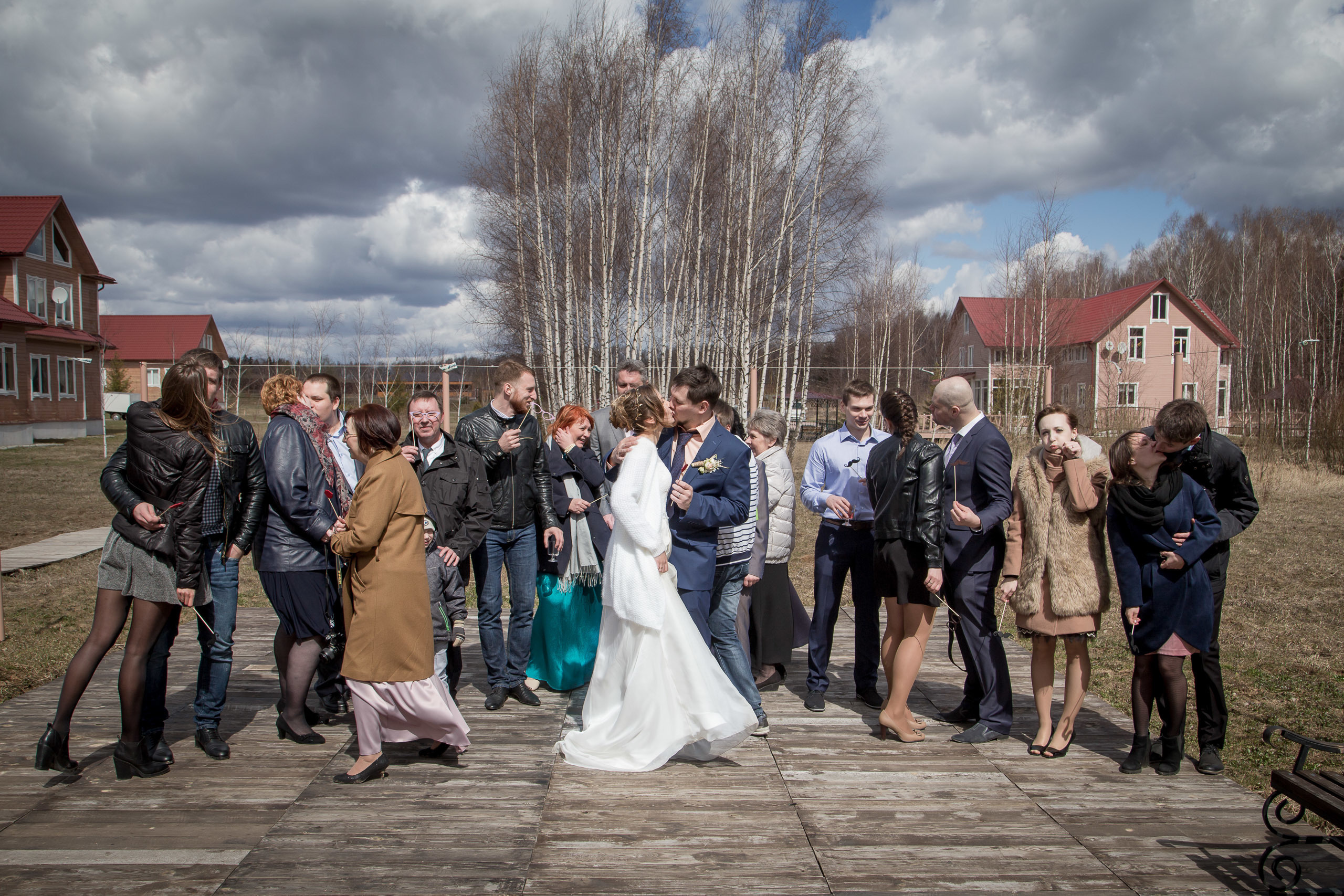 Свадебная фотография за городом