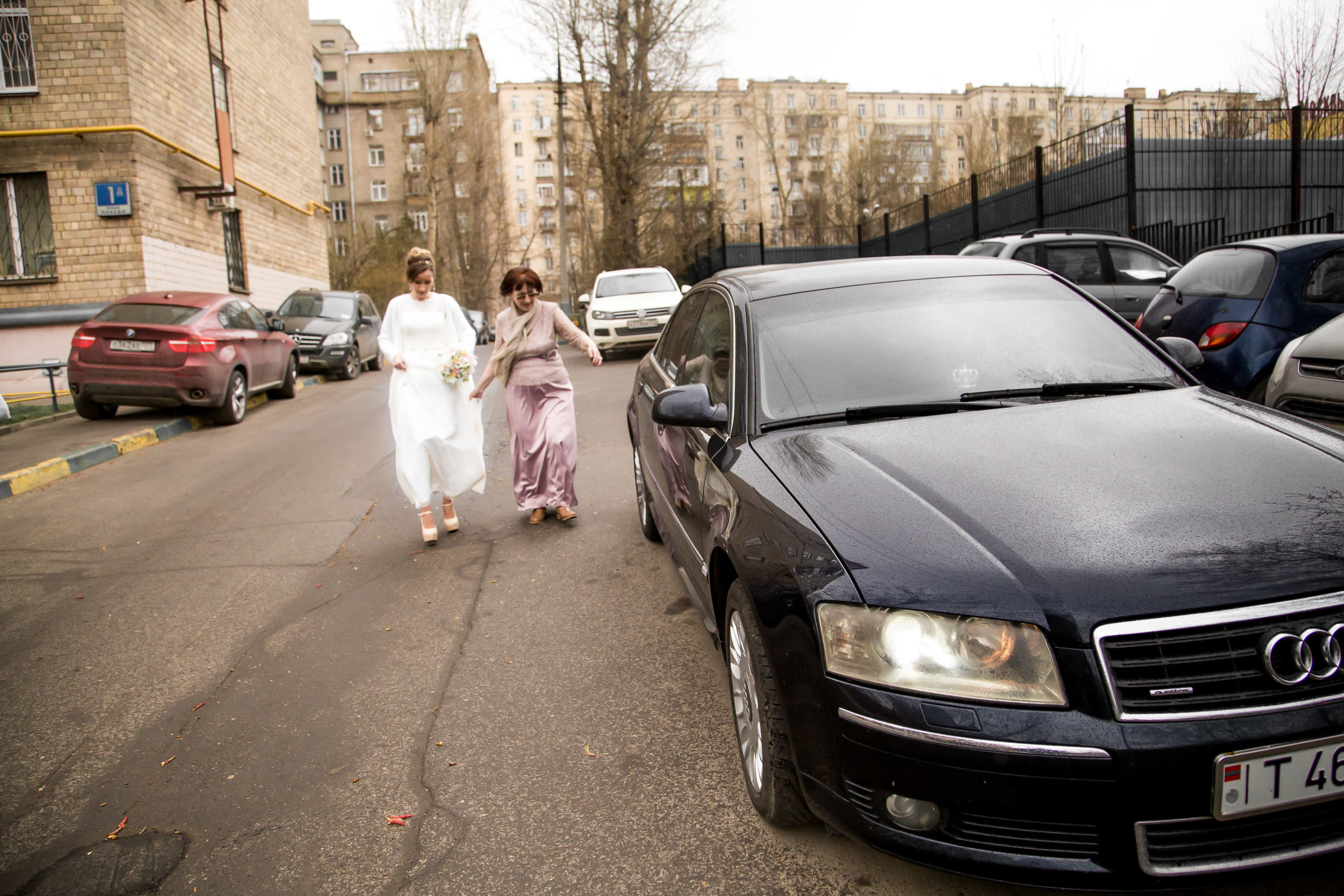 Свадебная фотография за городом