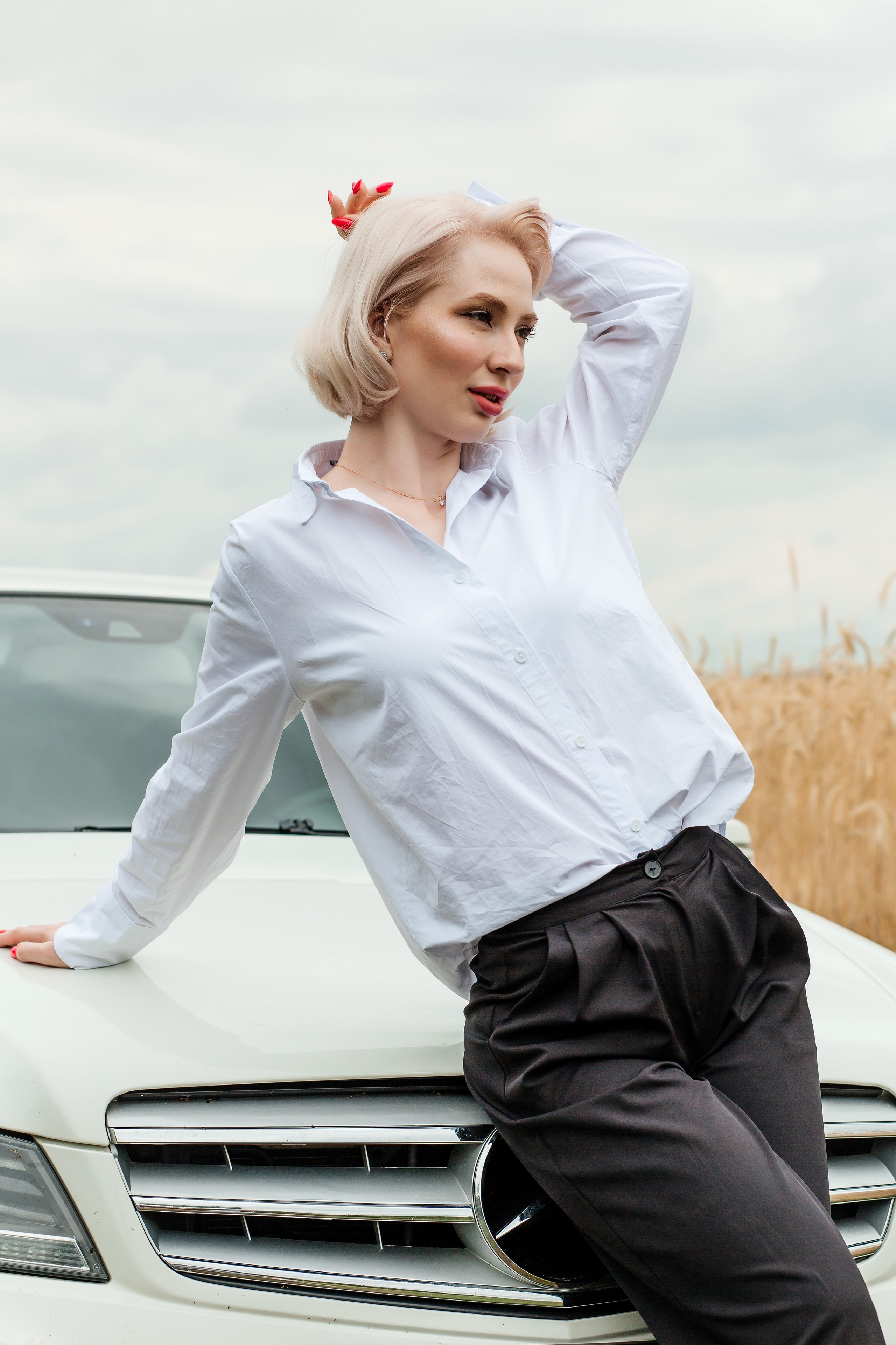 Александра фотосессия в поле. Женский фотограф в Оренбурге Ирина Заводчикова