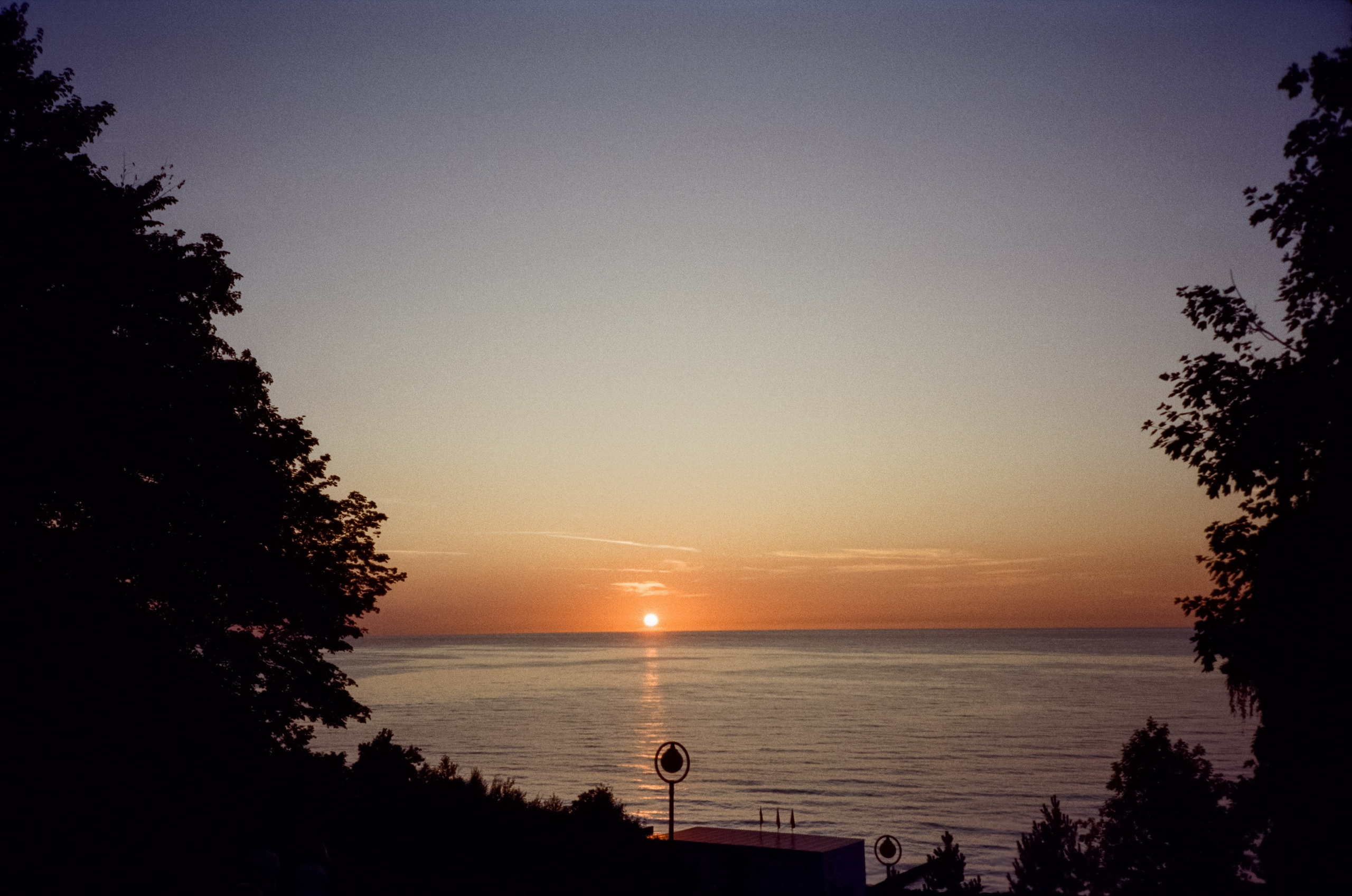 Тихое озеро и необыкновенный закат в Светлогорске. Фотограф-документалист Мария Осокина