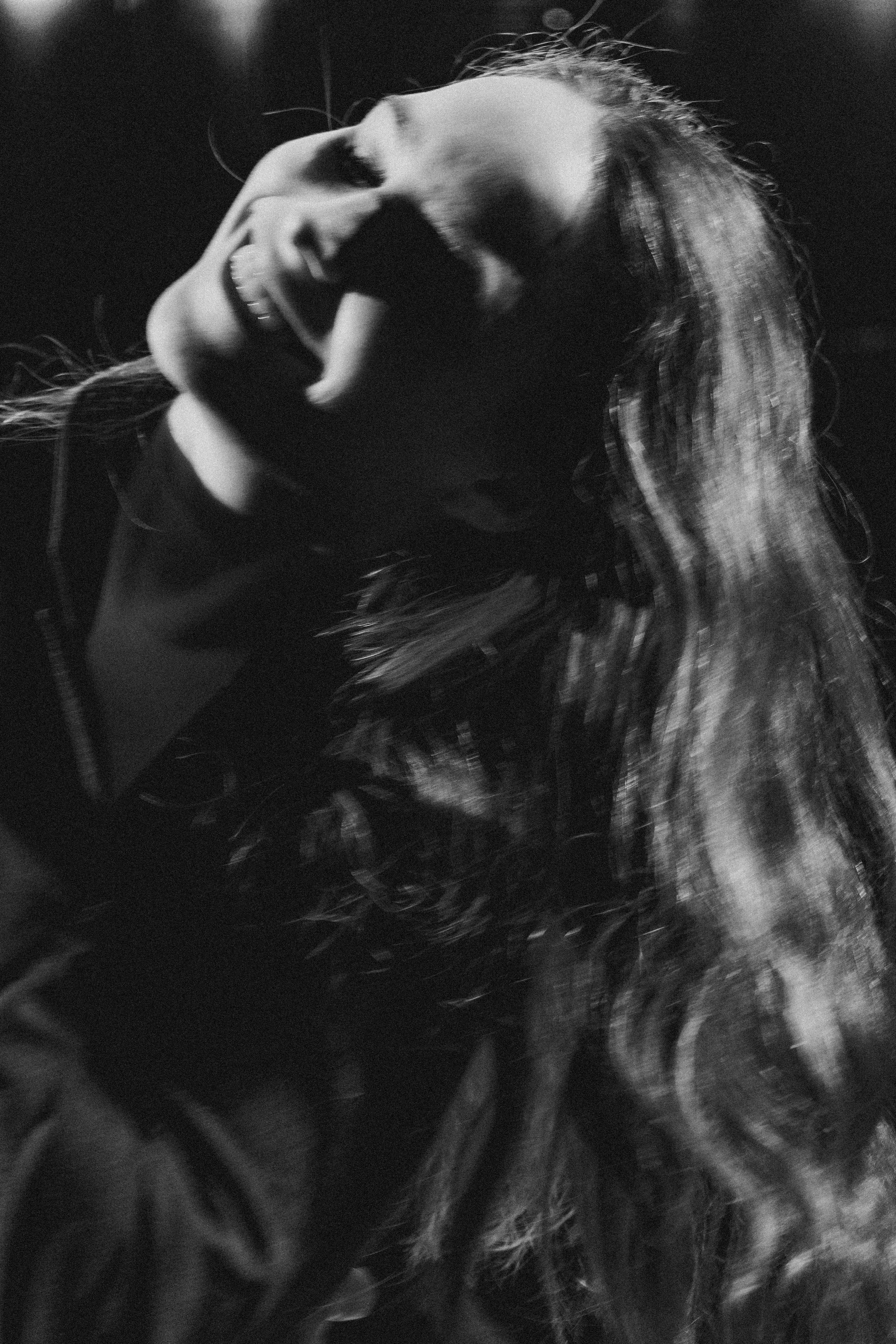 Настя — актриса театра и кино. Денис Марков — фотограф в Екатеринбурге