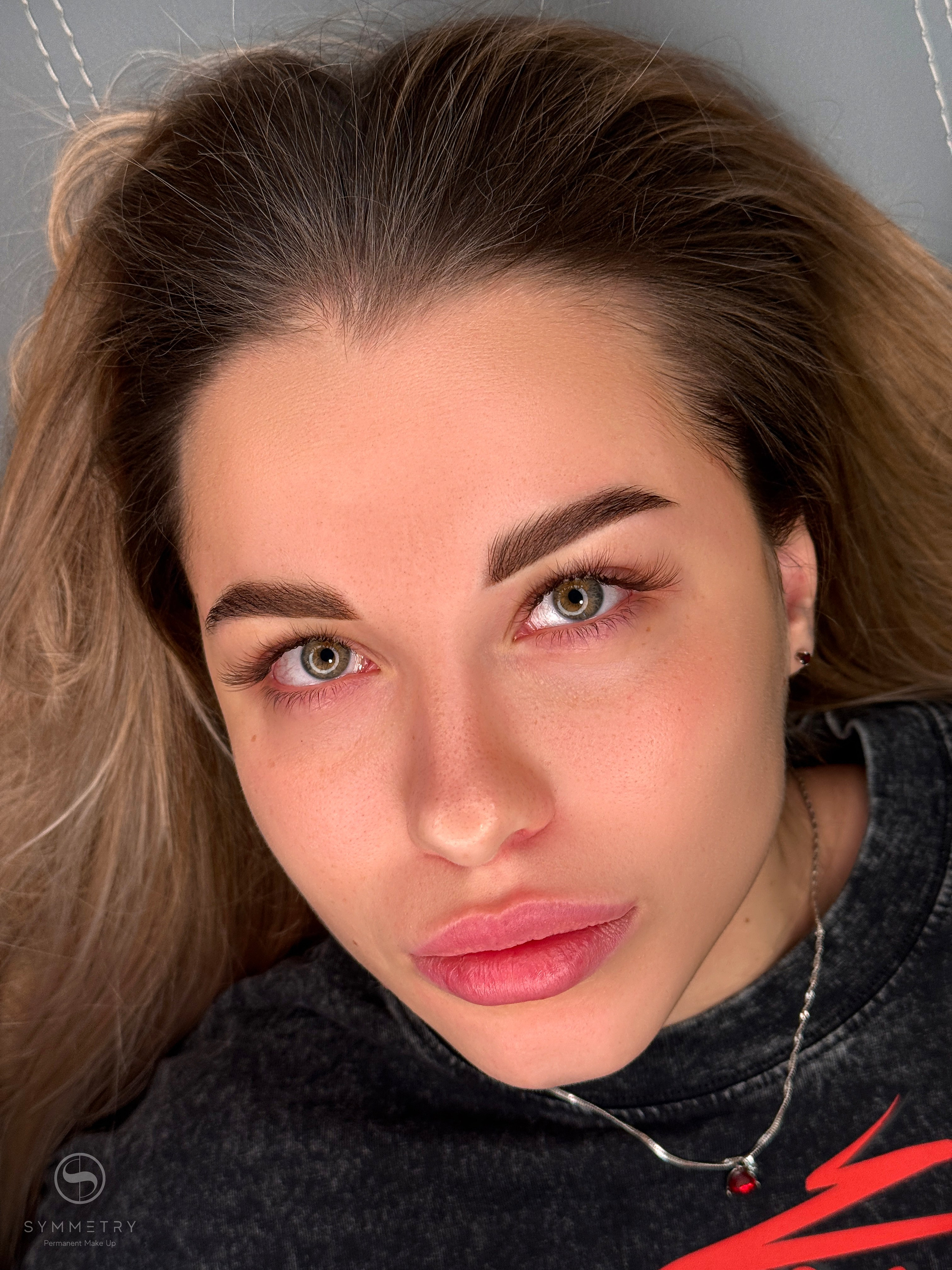 Лена. Студия перманентного макияжа, косметологии и массажа SYMMETRY в Москве, м. Киевская