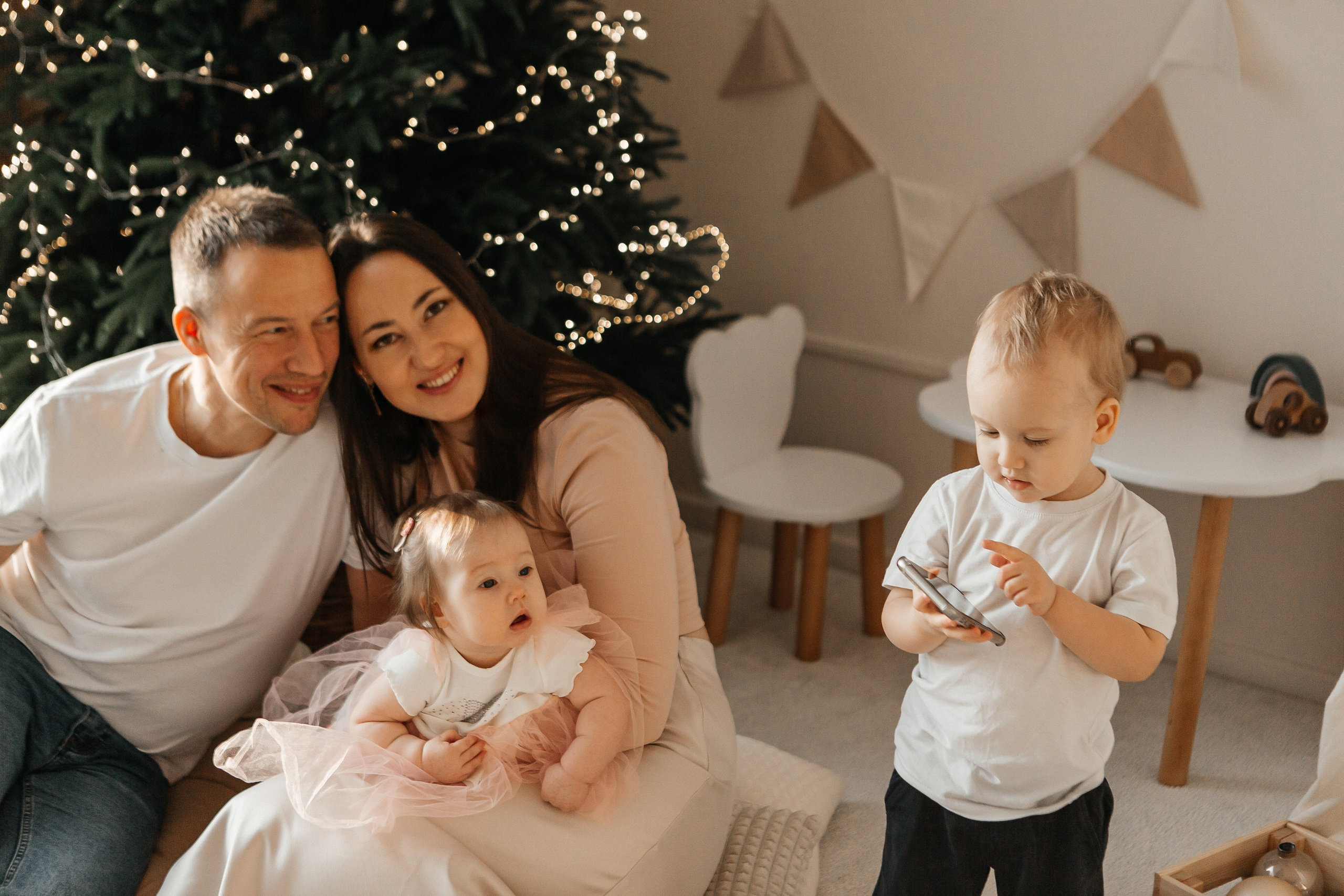 Юрий, Елена, Илья, Ярослав и Мелания. Накануне Нового года. Семейный фотограф в Калининграде Анастасия Юрина