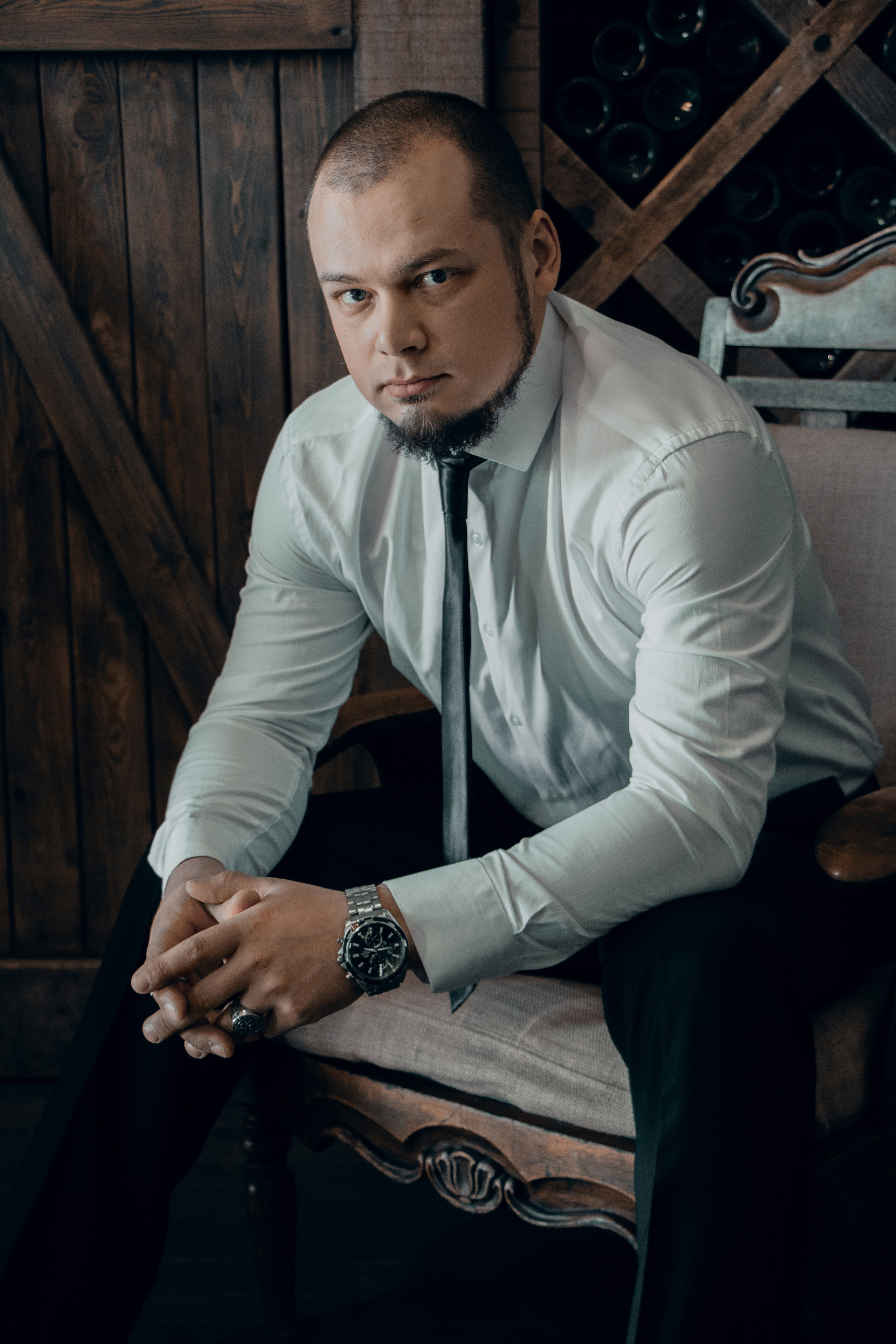 Artem. Portrait photographer in Thailand