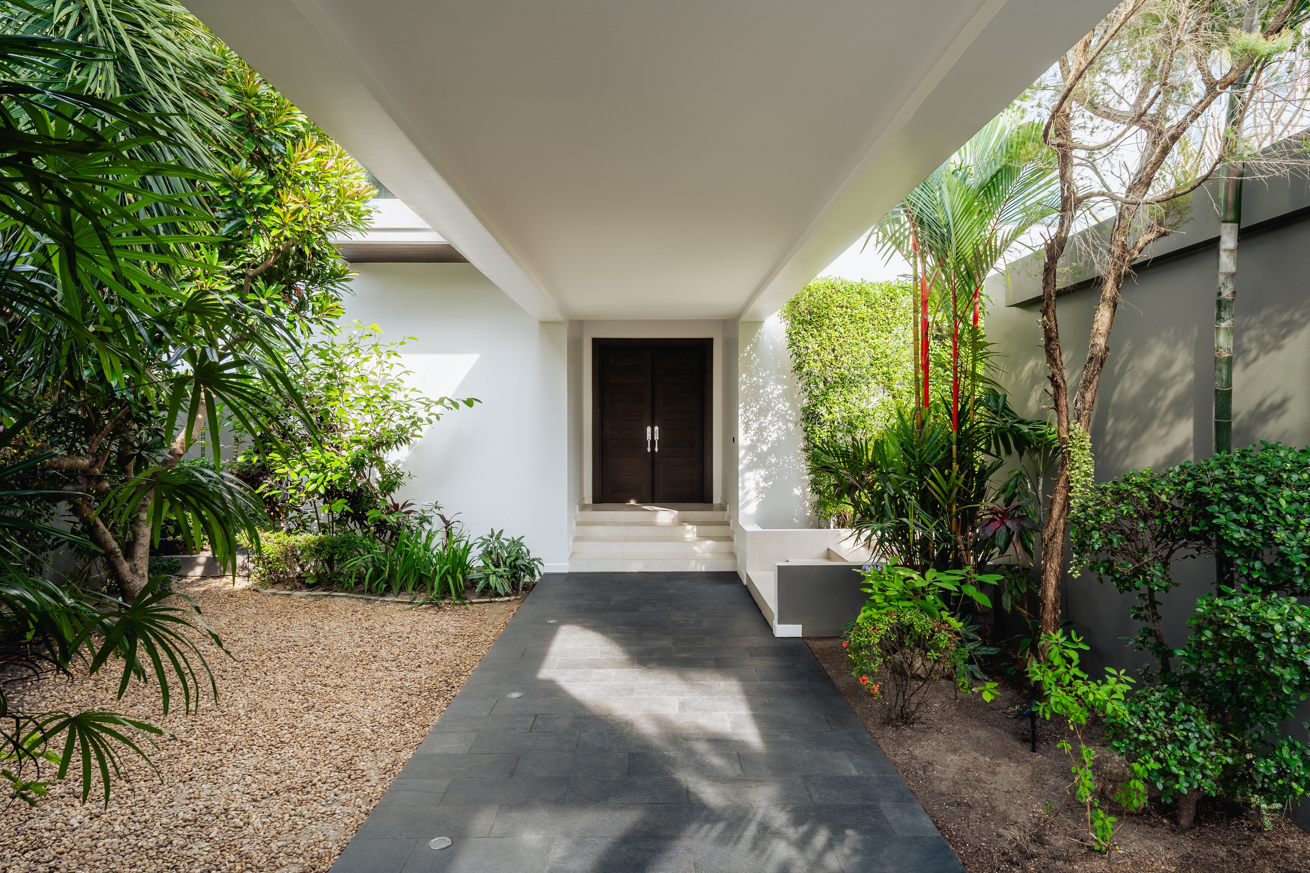 Interior real estate photography in Phuket — professional photos and videos. Yan Dolmatov — Photographer, Videographer, and Producer in Phuket