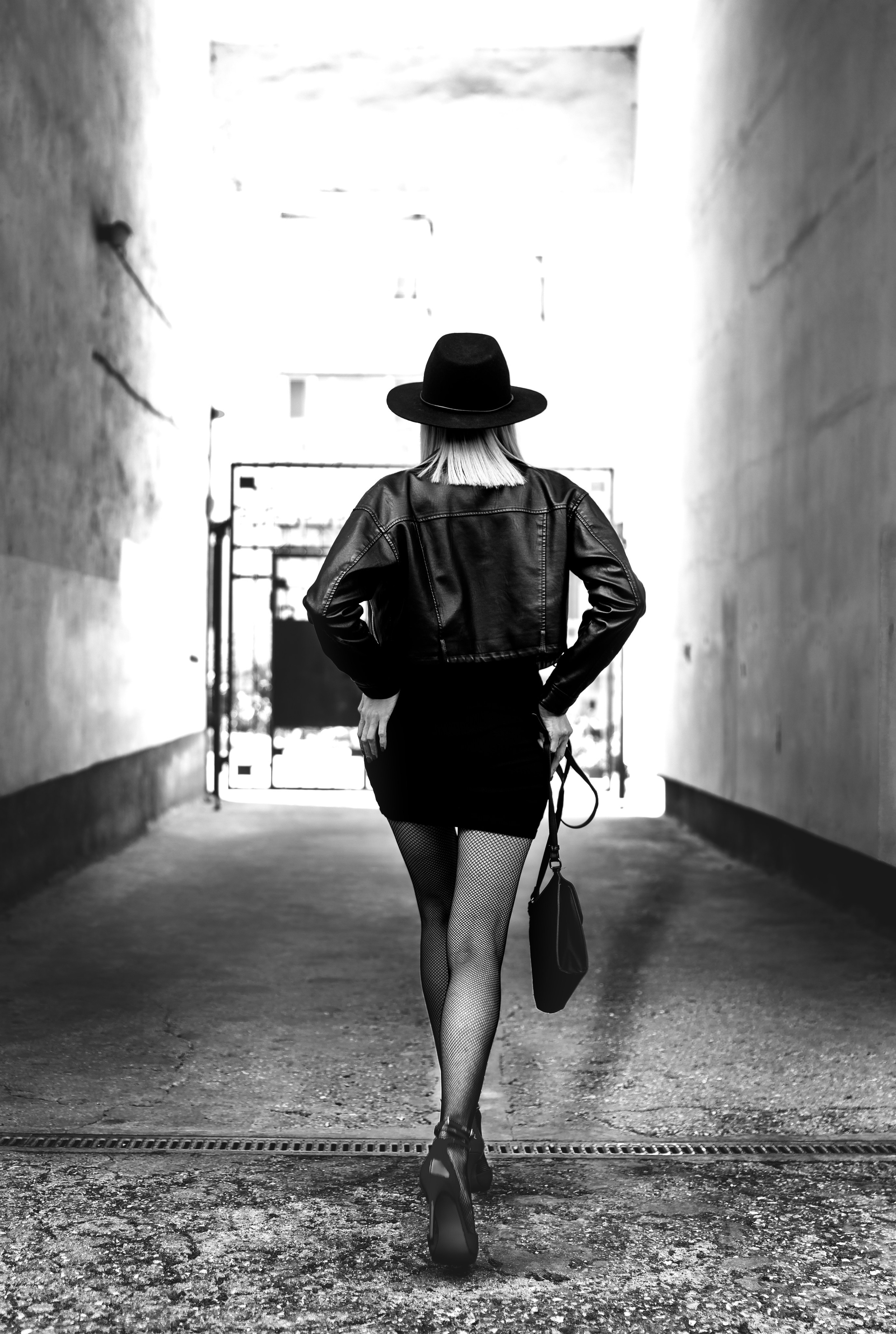 Надежда — стрит фото. Сайт фотограф в Керчи Кислый Юрий