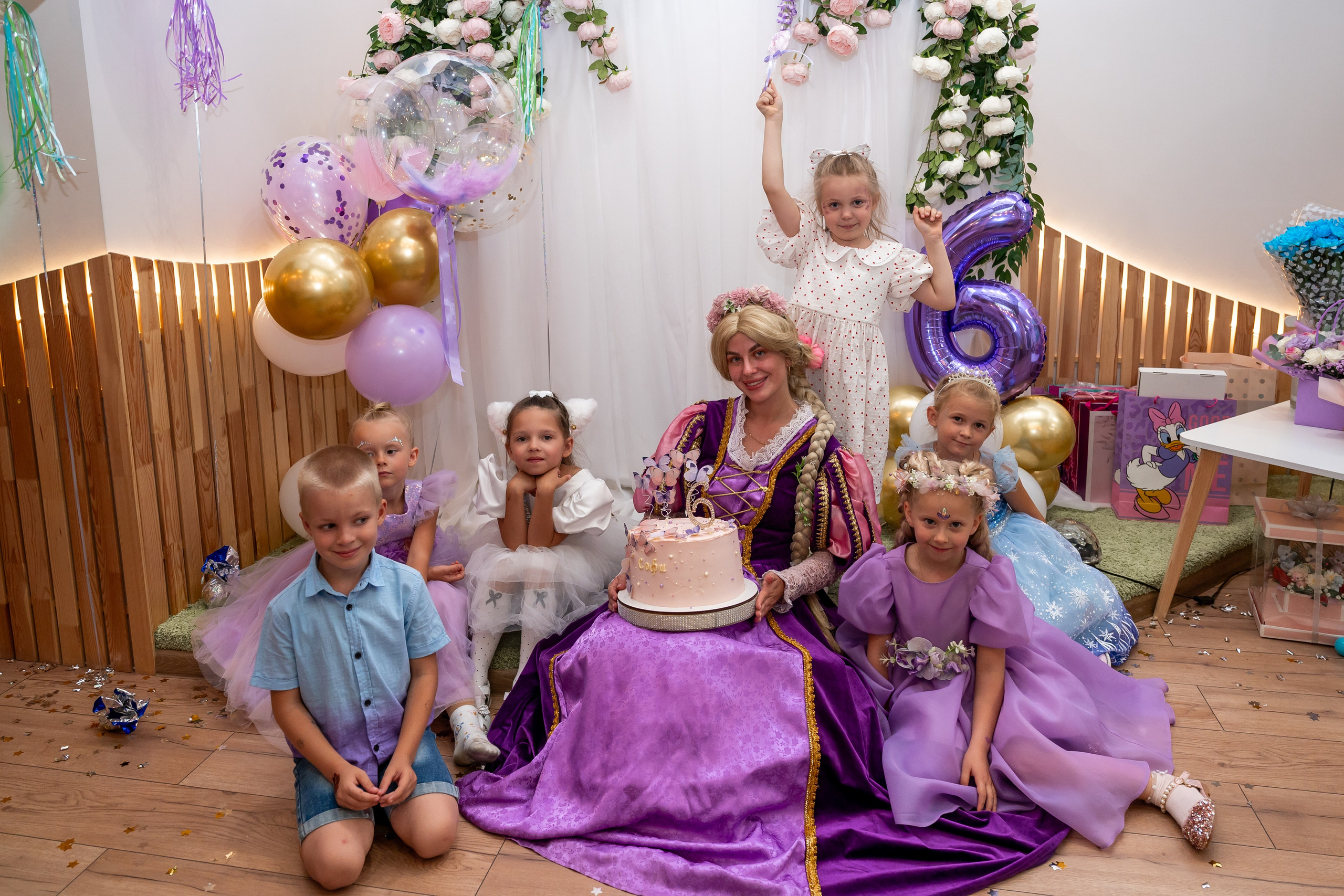 ДР в лофте с фокусником