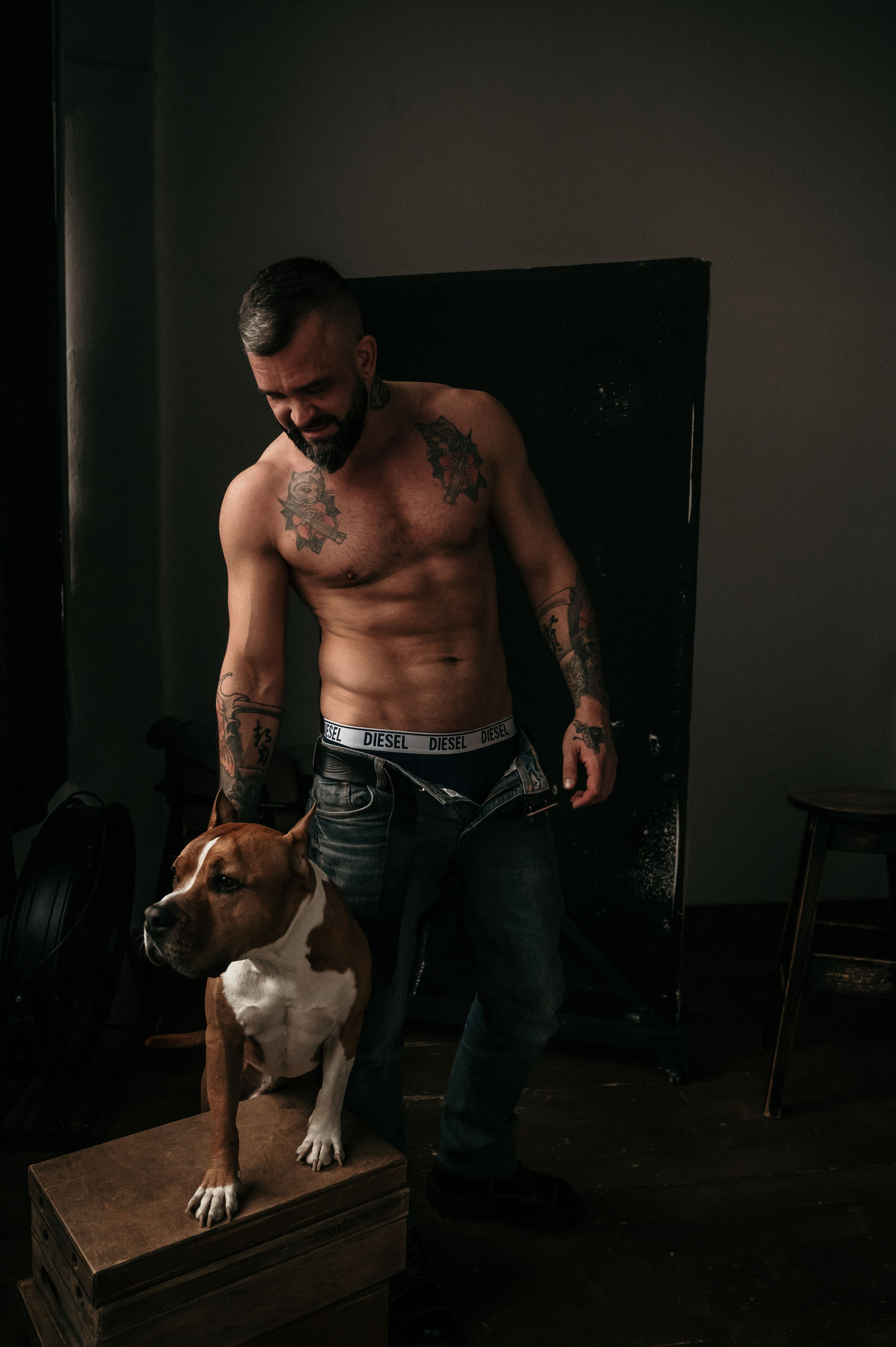 Мужской фотограф. Профессиональный фотограф беременности в СПБ. Стильные фотосессии беременности в стиле минимализм и классическая фотография