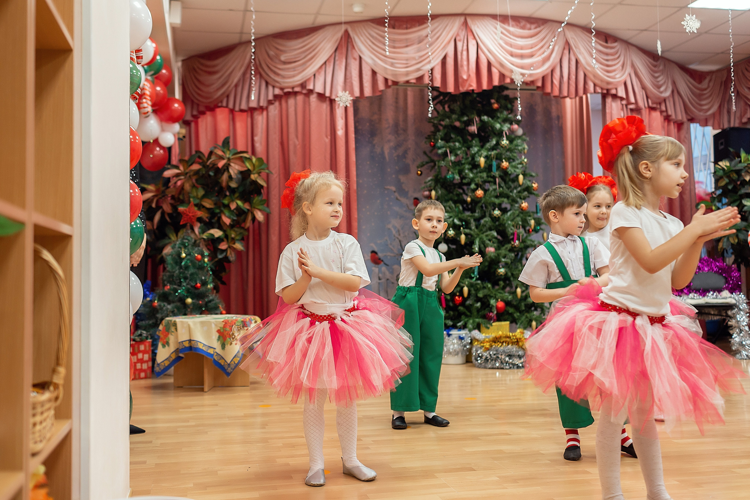 Утренник_"Карамельная фабрика» 2024. Семейный фотограф в Санкт-Петербурге