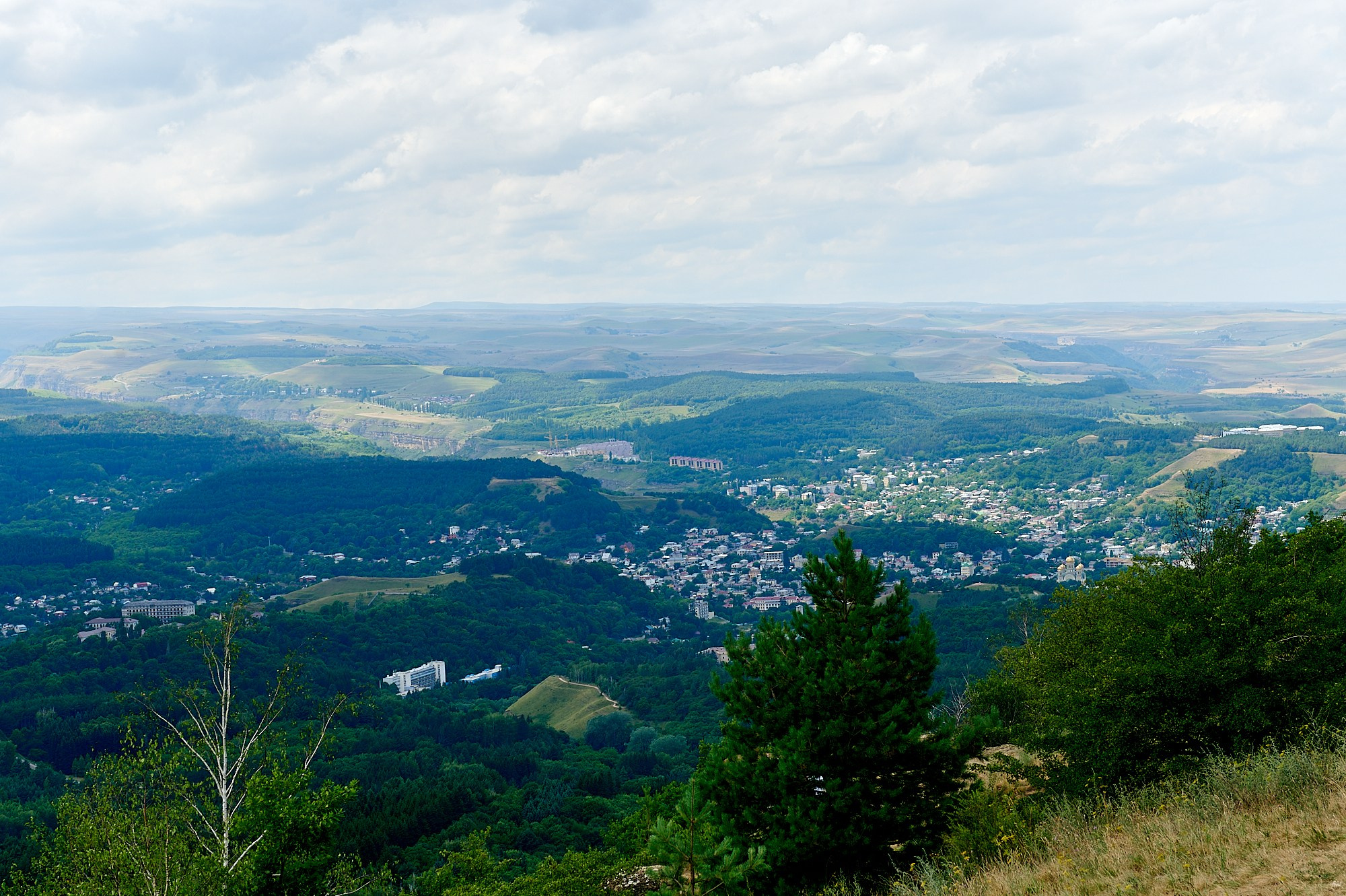 Кисловодск, Россия. Август 2024. Фотографии отовсюду и обо всем