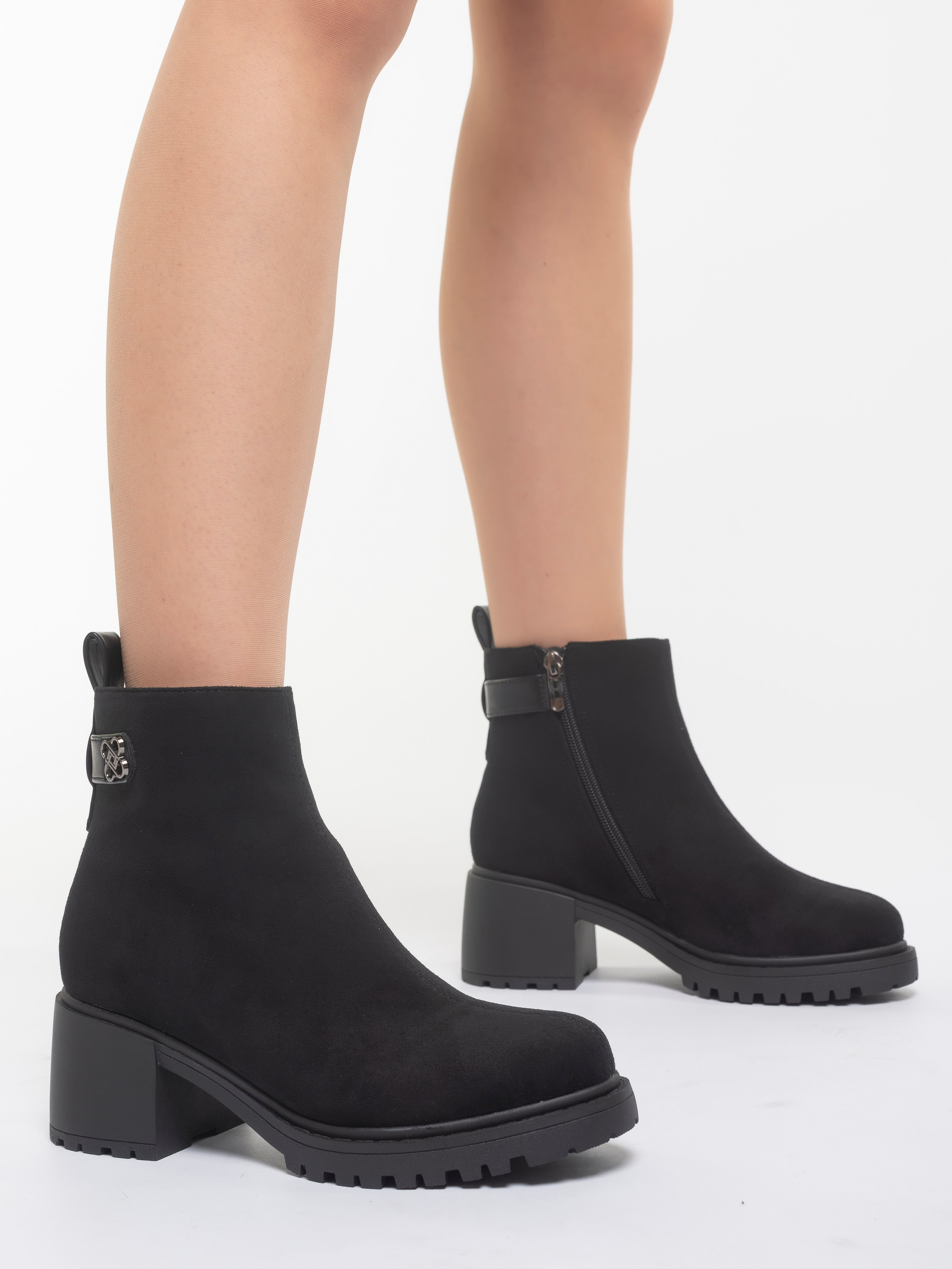 КАТАЛОГ ОБУВИ ОТ KARI. Фотограф