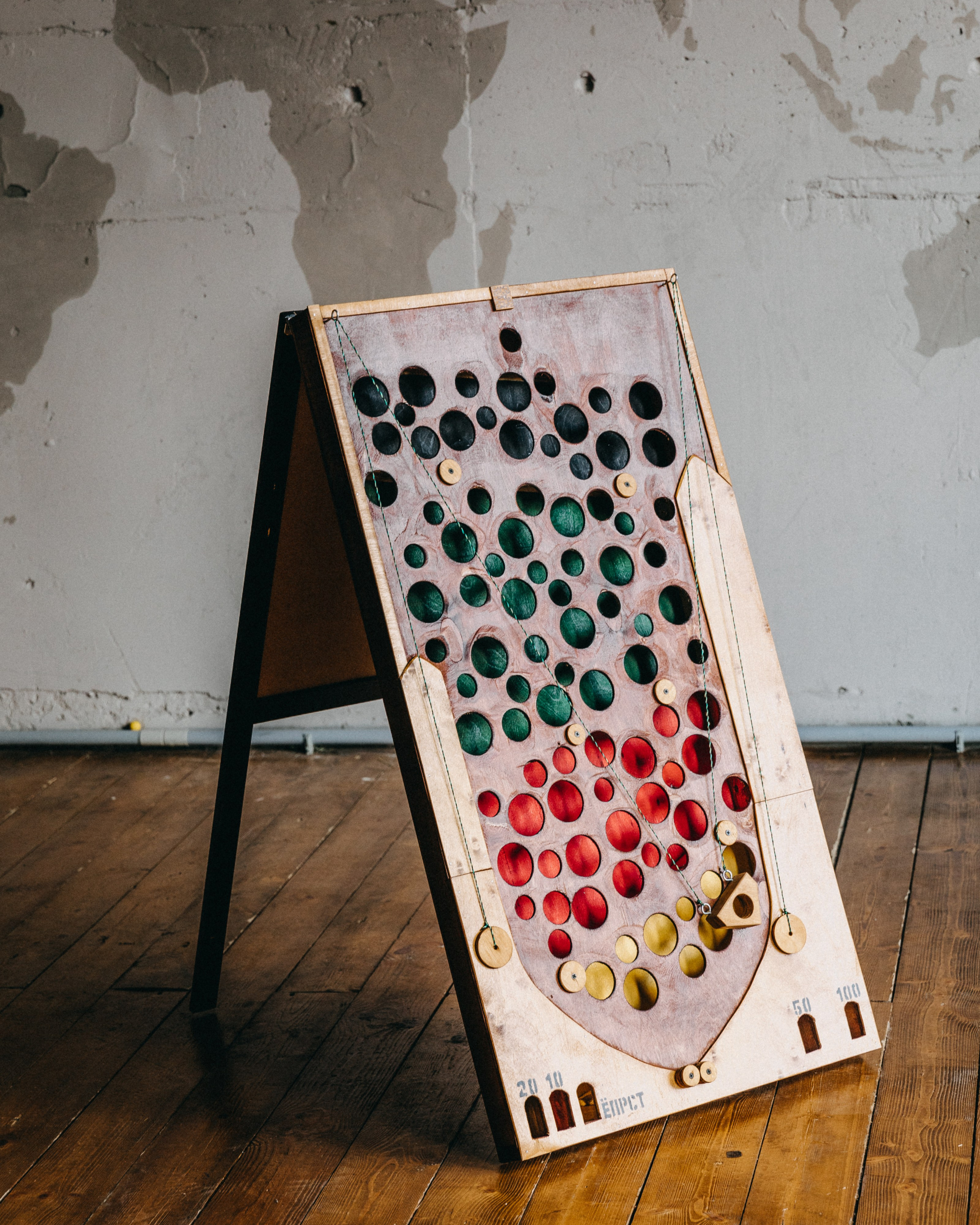 Крафтовые игры (настольные деревянные игры) в аренда на мероприятие. Инсталаб Краснодар фото и видео интерактивы на ваше мероприятие