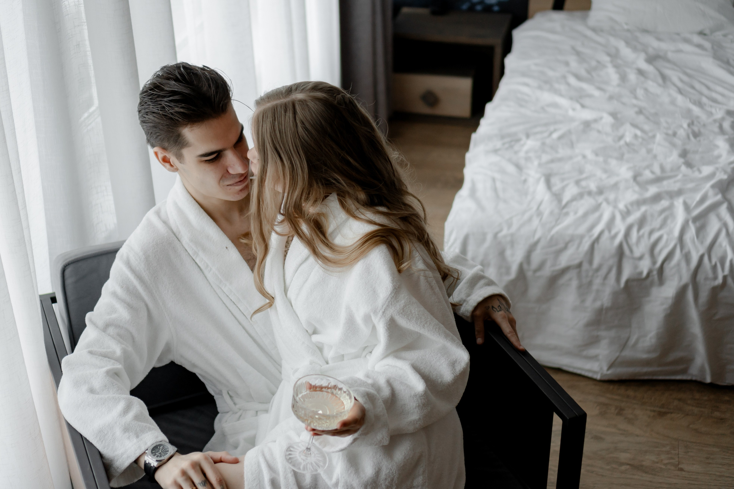 СВАДЕБНАЯ СЬЕМКА СБОРОВ В ОТЕЛЕ И ВЫЕЗД НА ЦЕРЕМОНИЮ (СНЯТО В СИБИРЕ В НИЖНЕВАРТОВСКЕ). Профессиональный фотограф, Санкт-Петербург — Виктория Богомолова