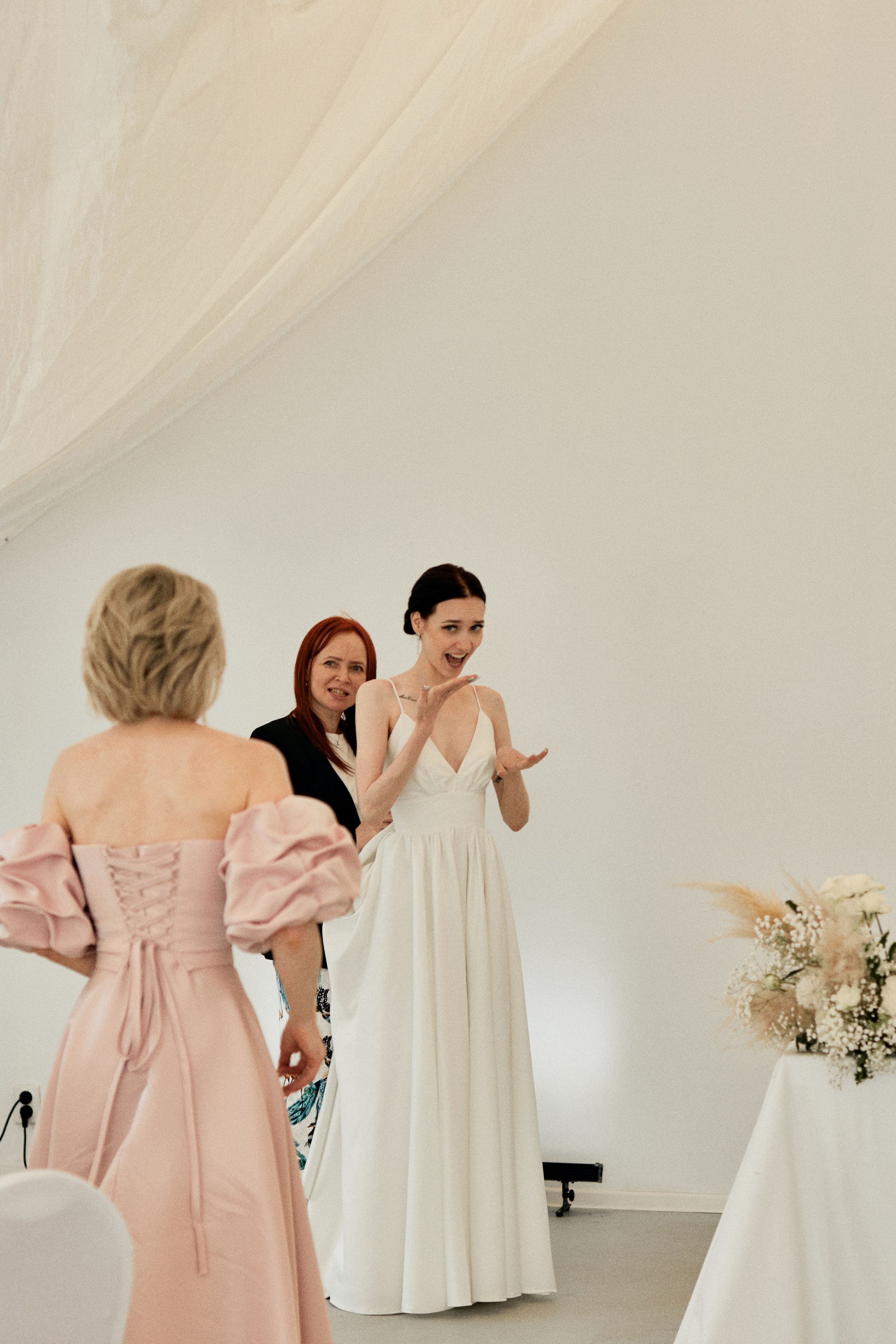 По знакомству из Тиндера. Свадебный фотограф Анастасия Лахтионова