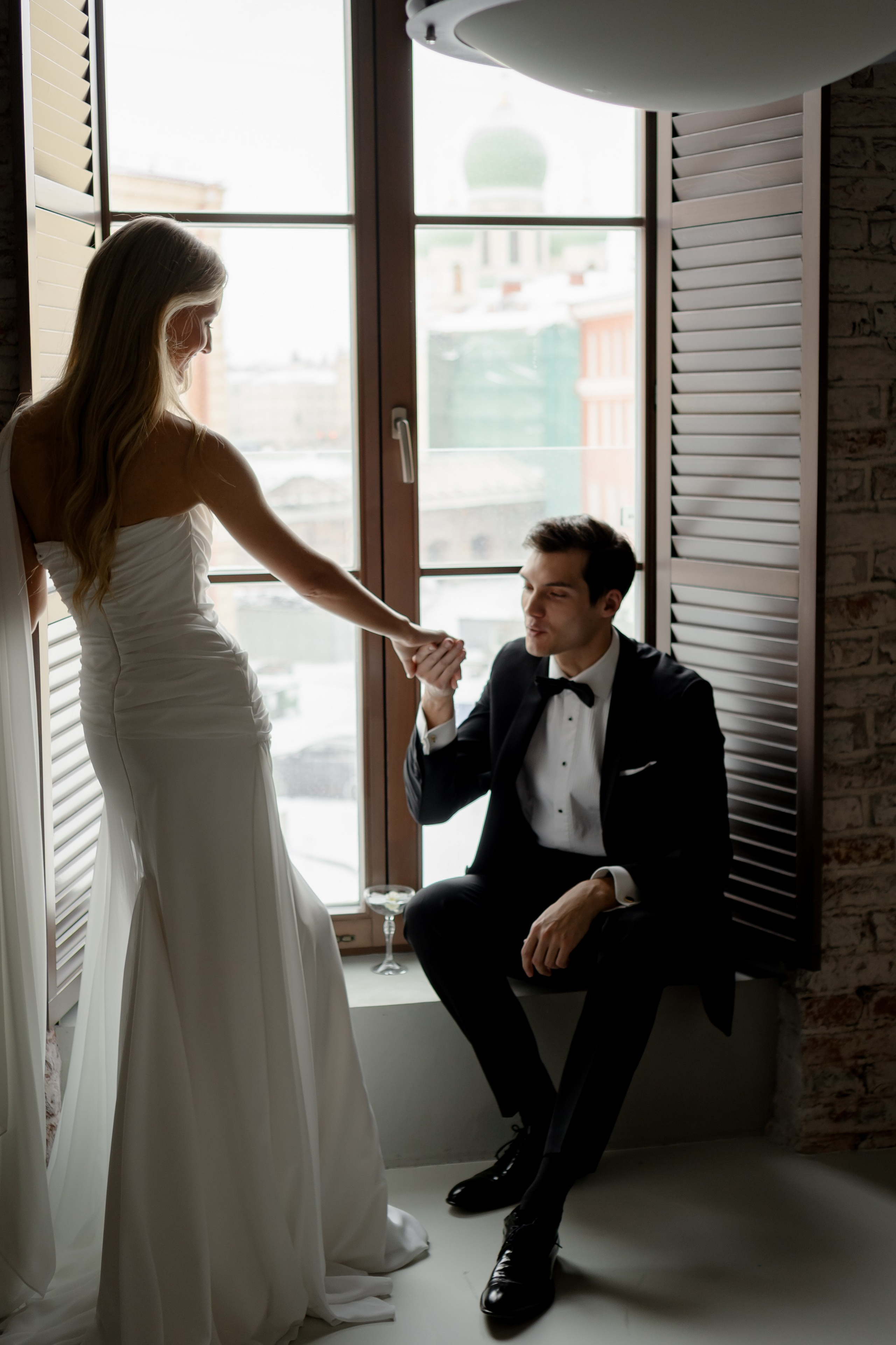 ЭЛЕГАНТНАЯ СВАДБЕНАЯ СЬЕМКА ЖЕНИХА И НЕВЕСТЫ В ДОРОГОМ ОТЕЛЕ САНКТ-ПЕТЕРБУРГА. Профессиональный фотограф, Санкт-Петербург — Виктория Богомолова