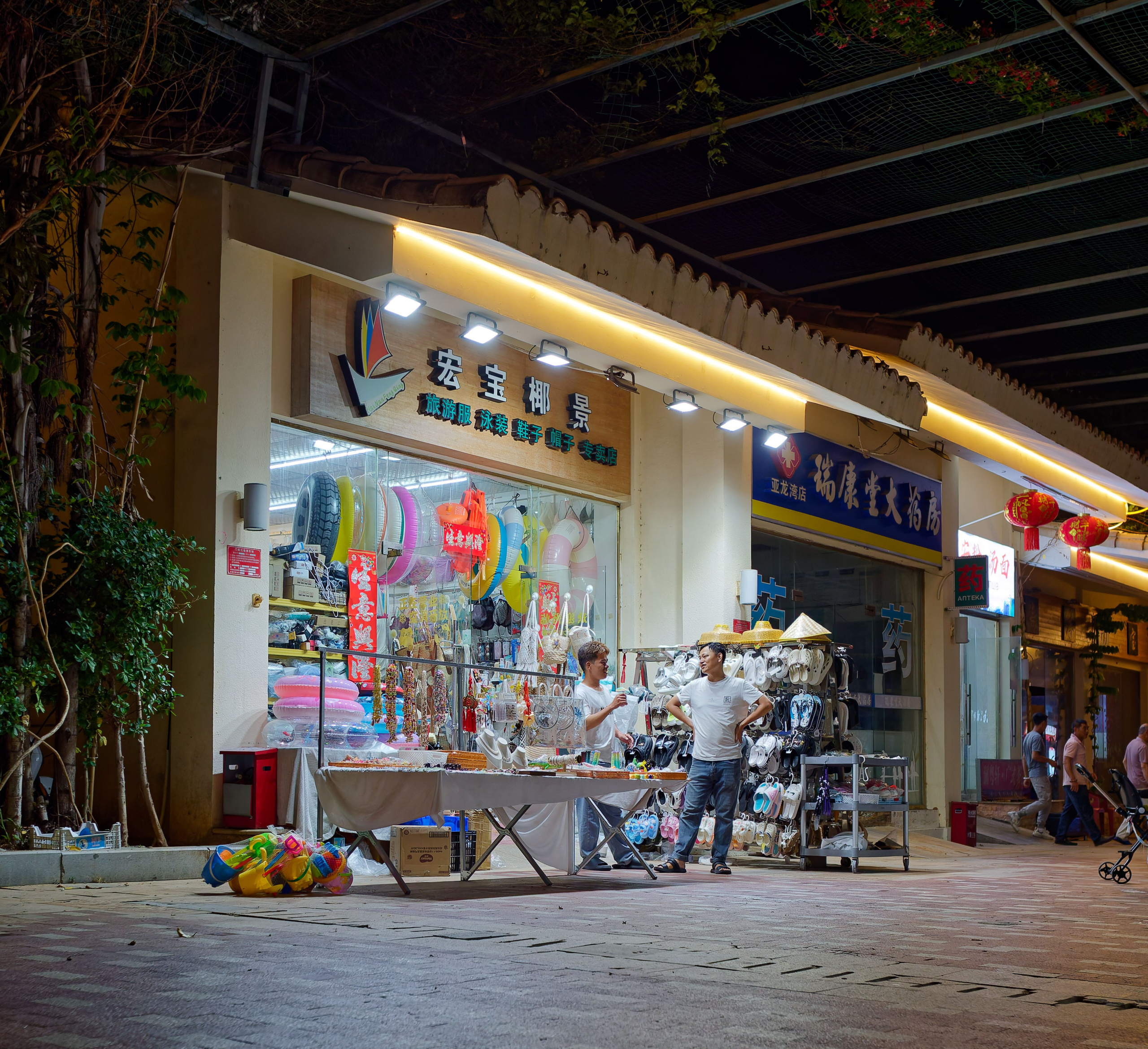 Хайнань 2026, «Food Street» ночная улица еды в Ялунване. Фотопрогулки по Миру