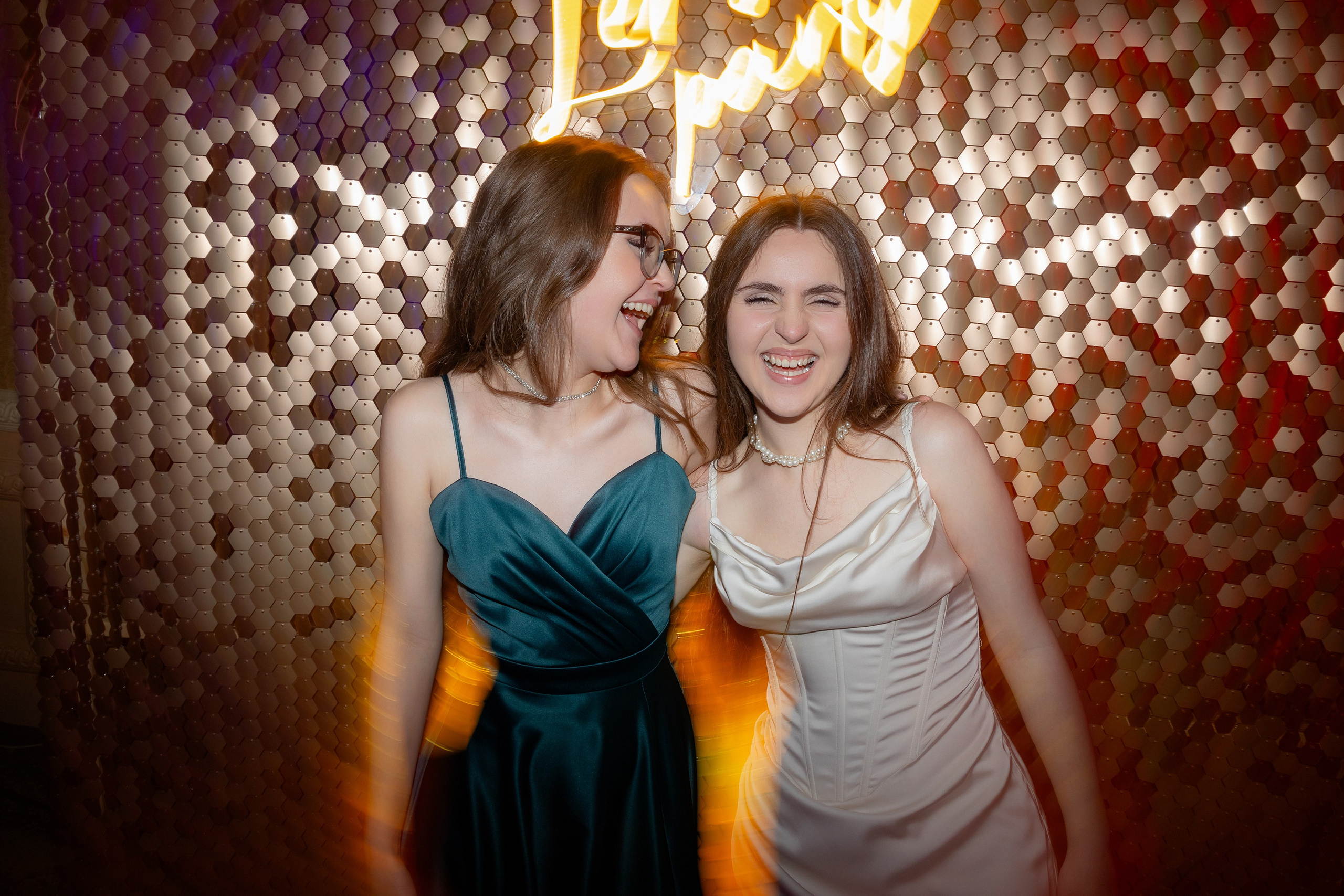 Школьный выпускной 2024 год в Соколе (Минск). Свадебный фотограф в Минске/Беларуси Сергей Спиридонов