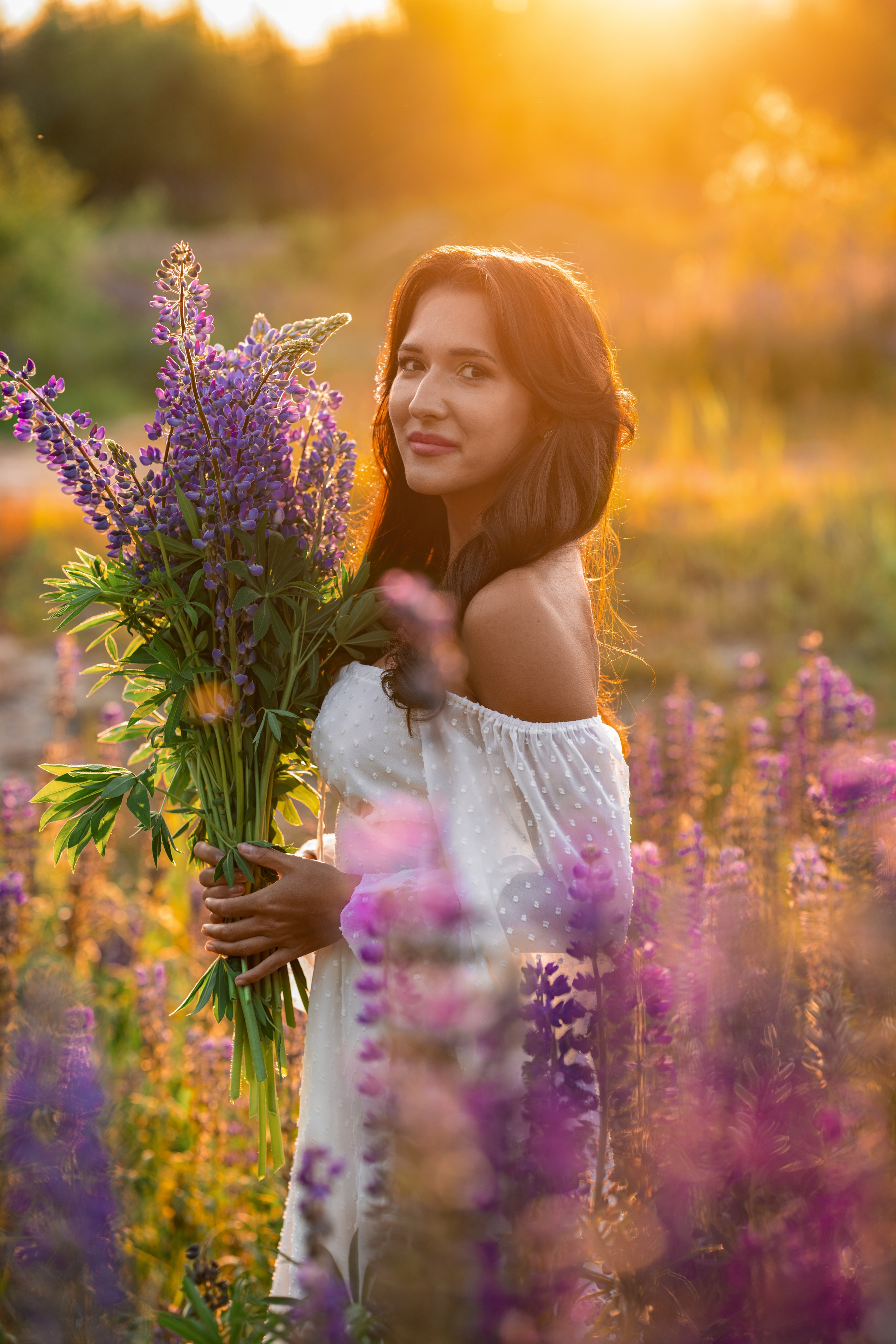 Валерия в люпинах. Семейный и портретный фотограф в Санкт-Петербурге Татьяна Гримоть