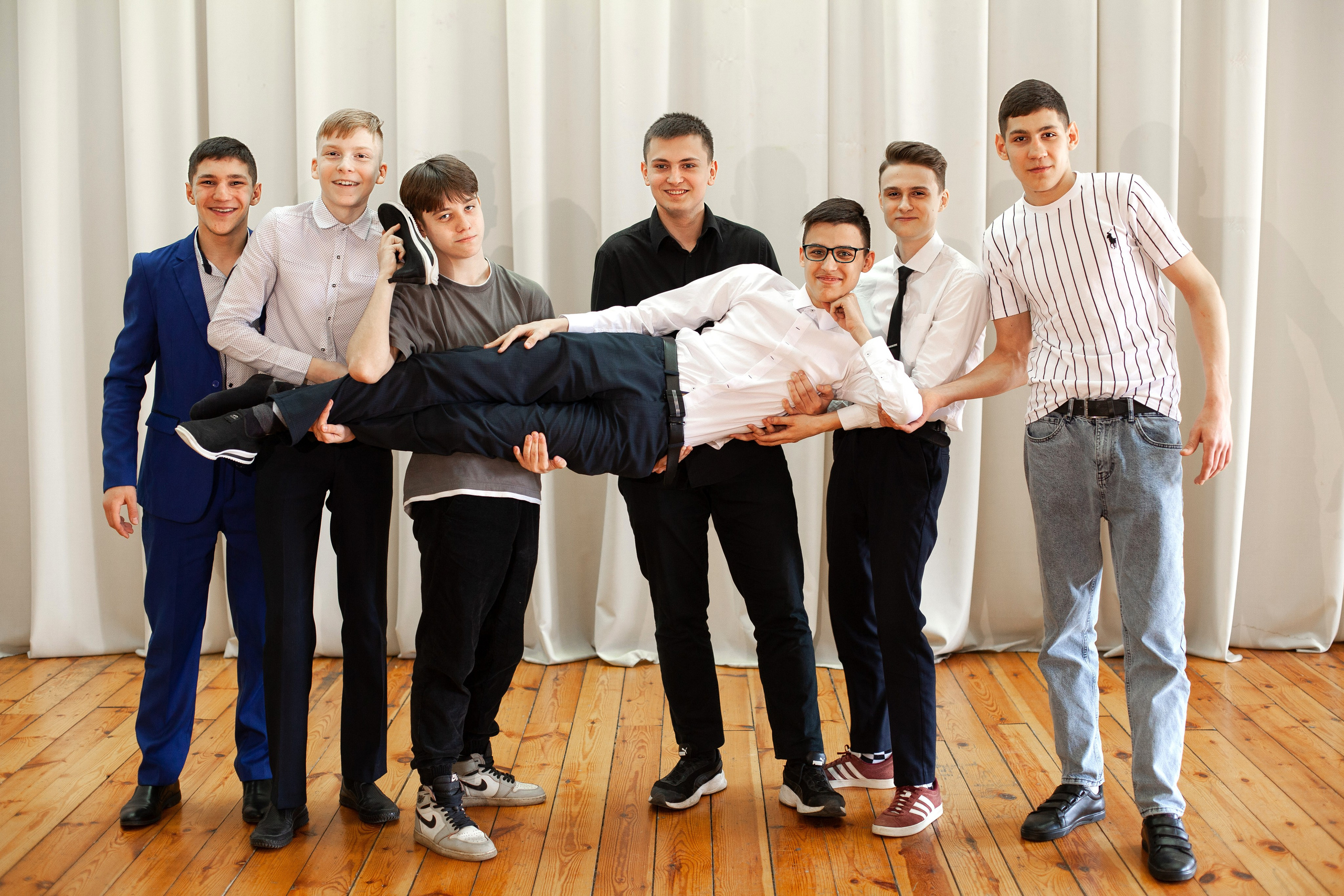 Выпускной альбом для старшеклассников. Семейный, школьный фотограф в Нижнем Новгороде Елена Сентюрева