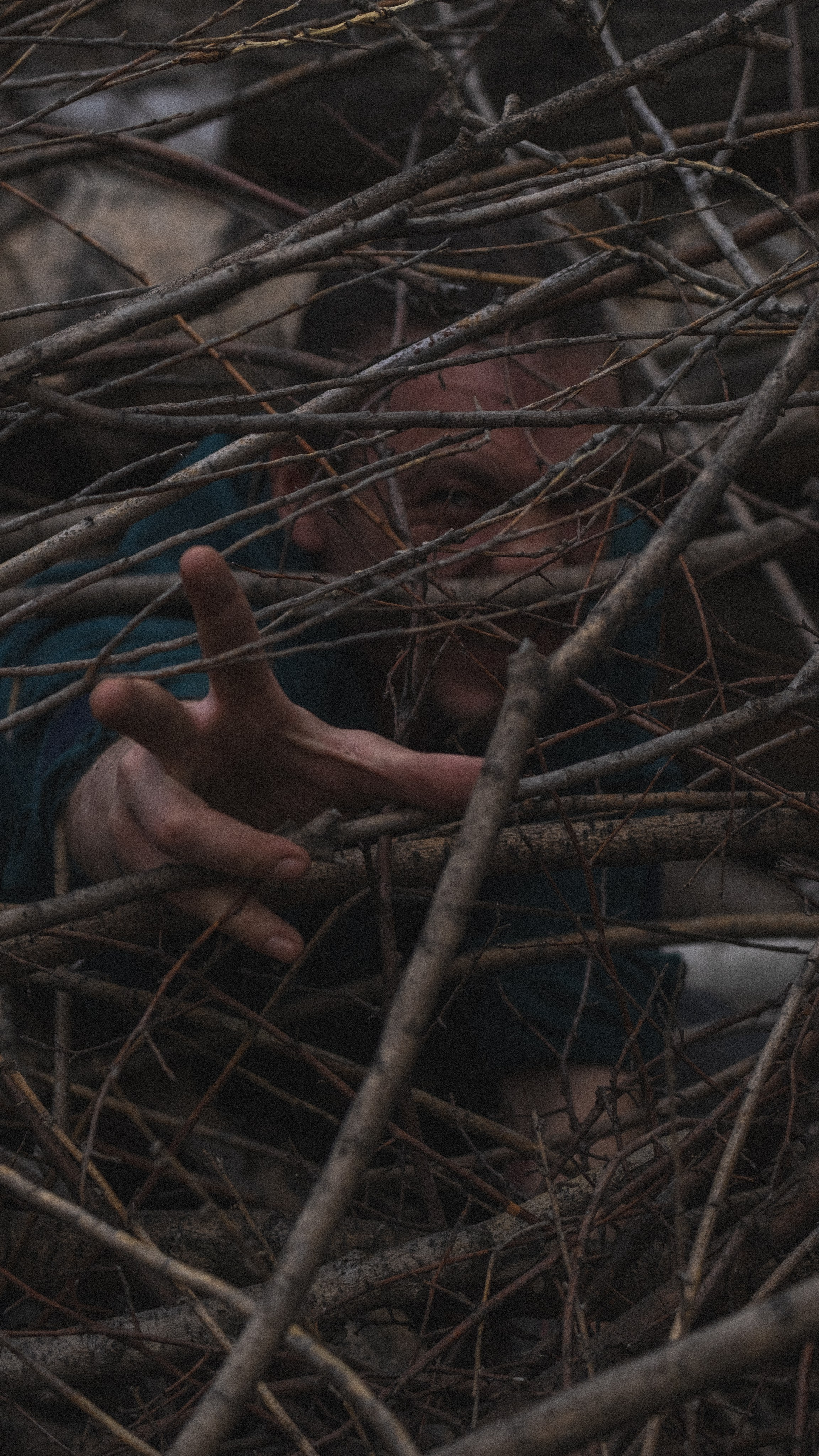 «Они шли мимо заброшенного дома». Фотограф |Герасимова София