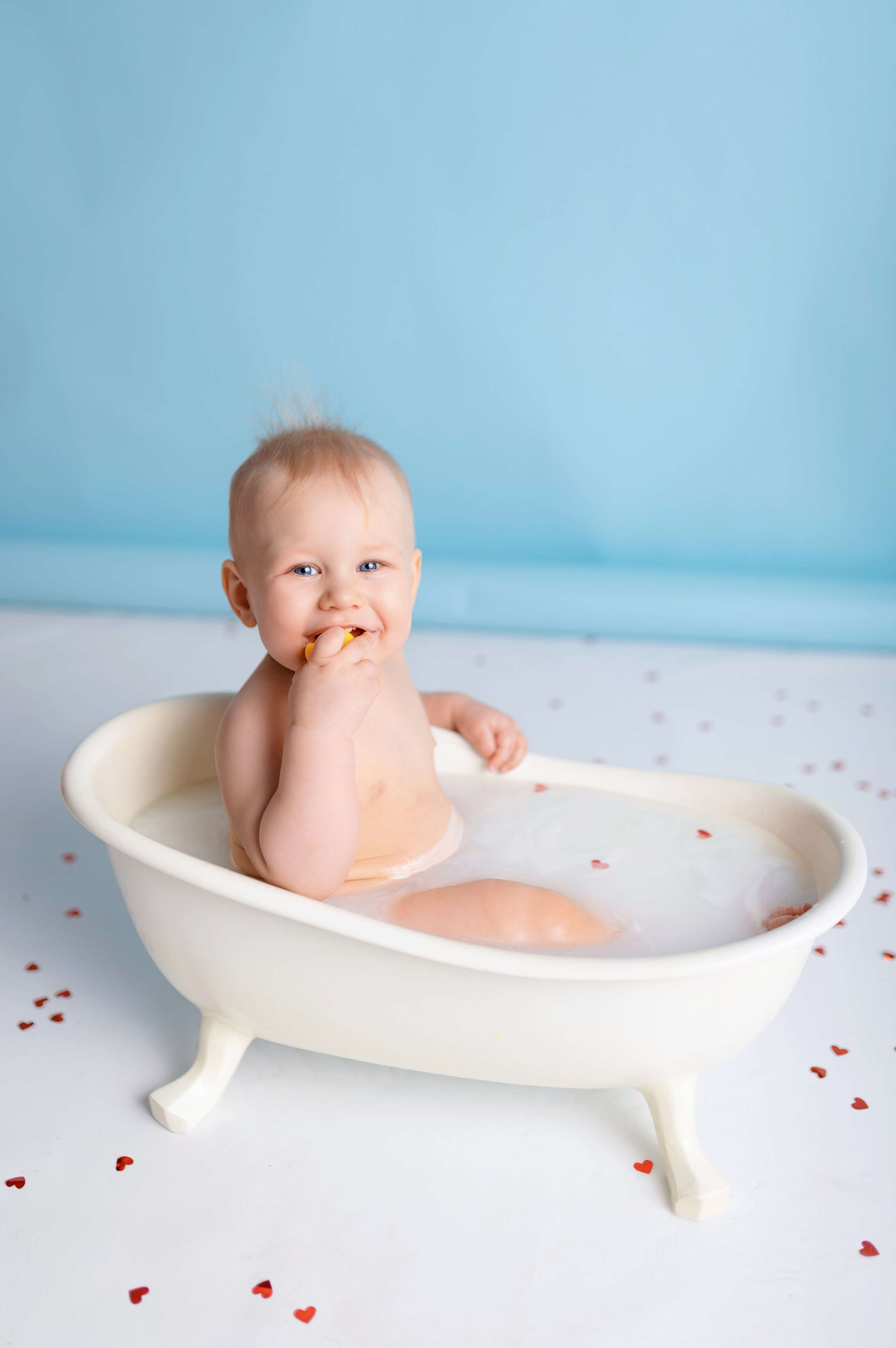 Молочная ванна. Детский фотограф в городе Жуковский Алиса Коробанова