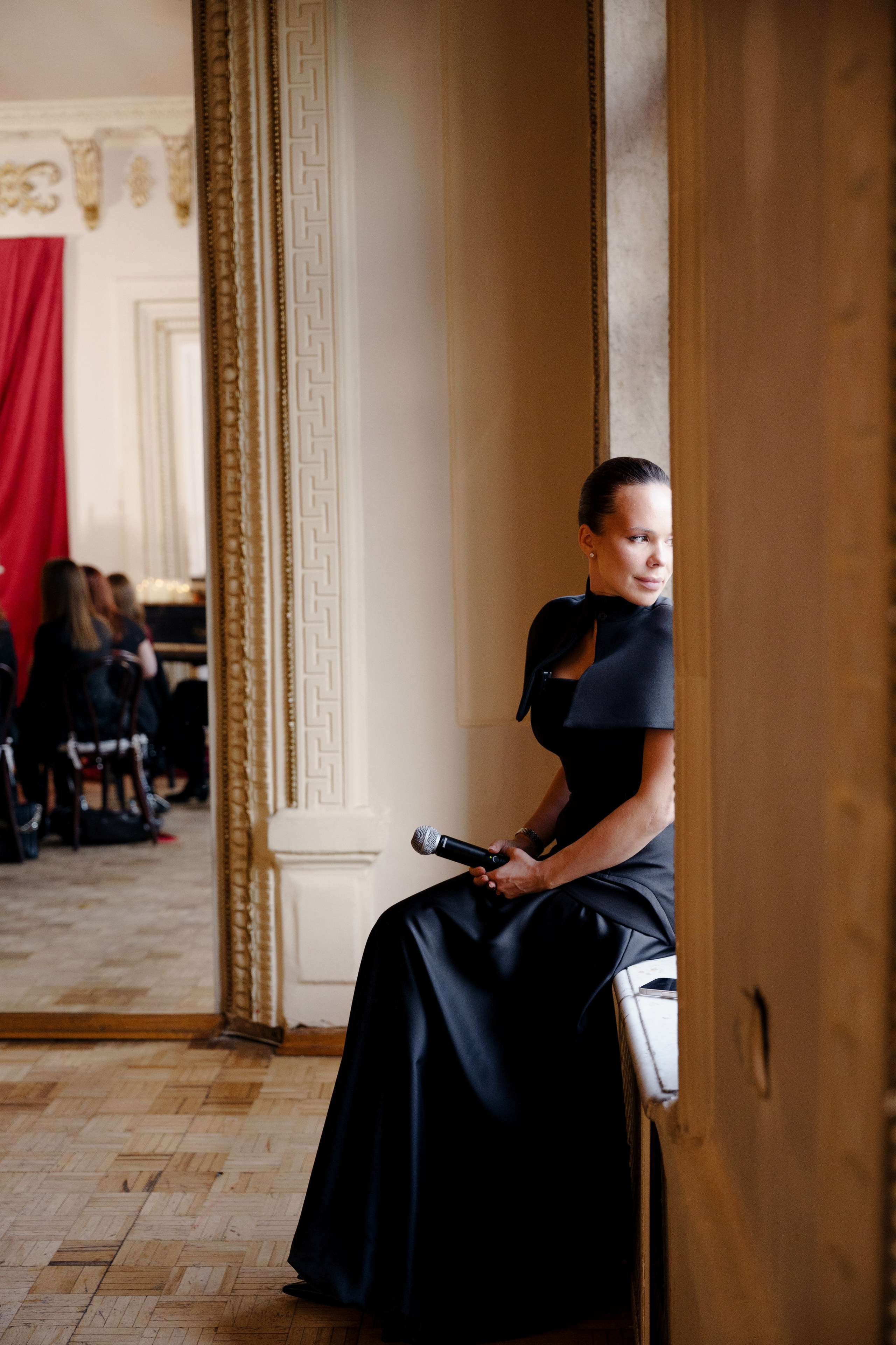 «ИСПОВЕДЬ» встреча женского клуба. Репортажный фотограф в Москве Саша Дружинина