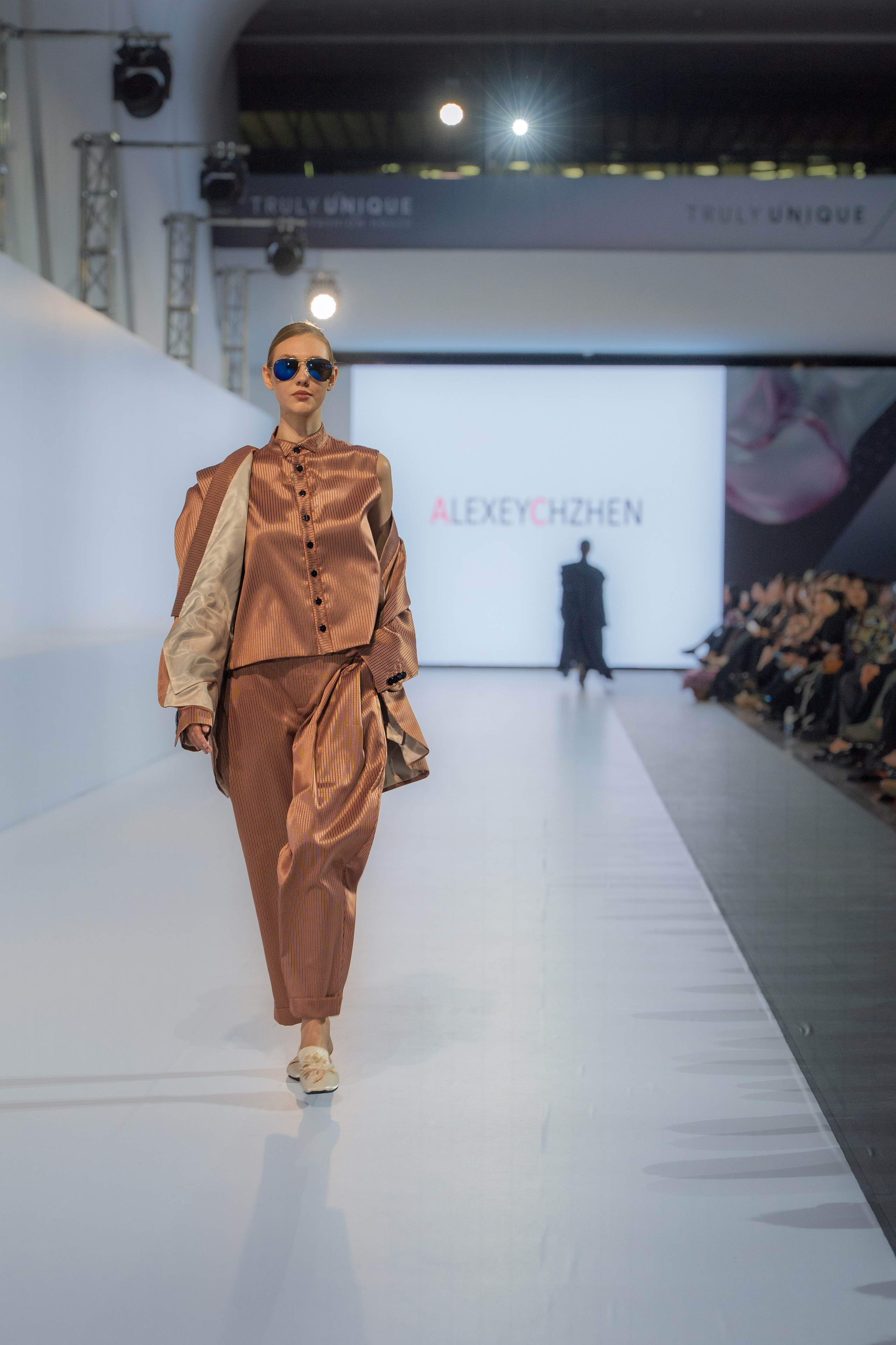 Alexey Chzhen. Сайт Алматинского НЮ АРТ, будуар и фэшн фотографа Дениса Карпенко