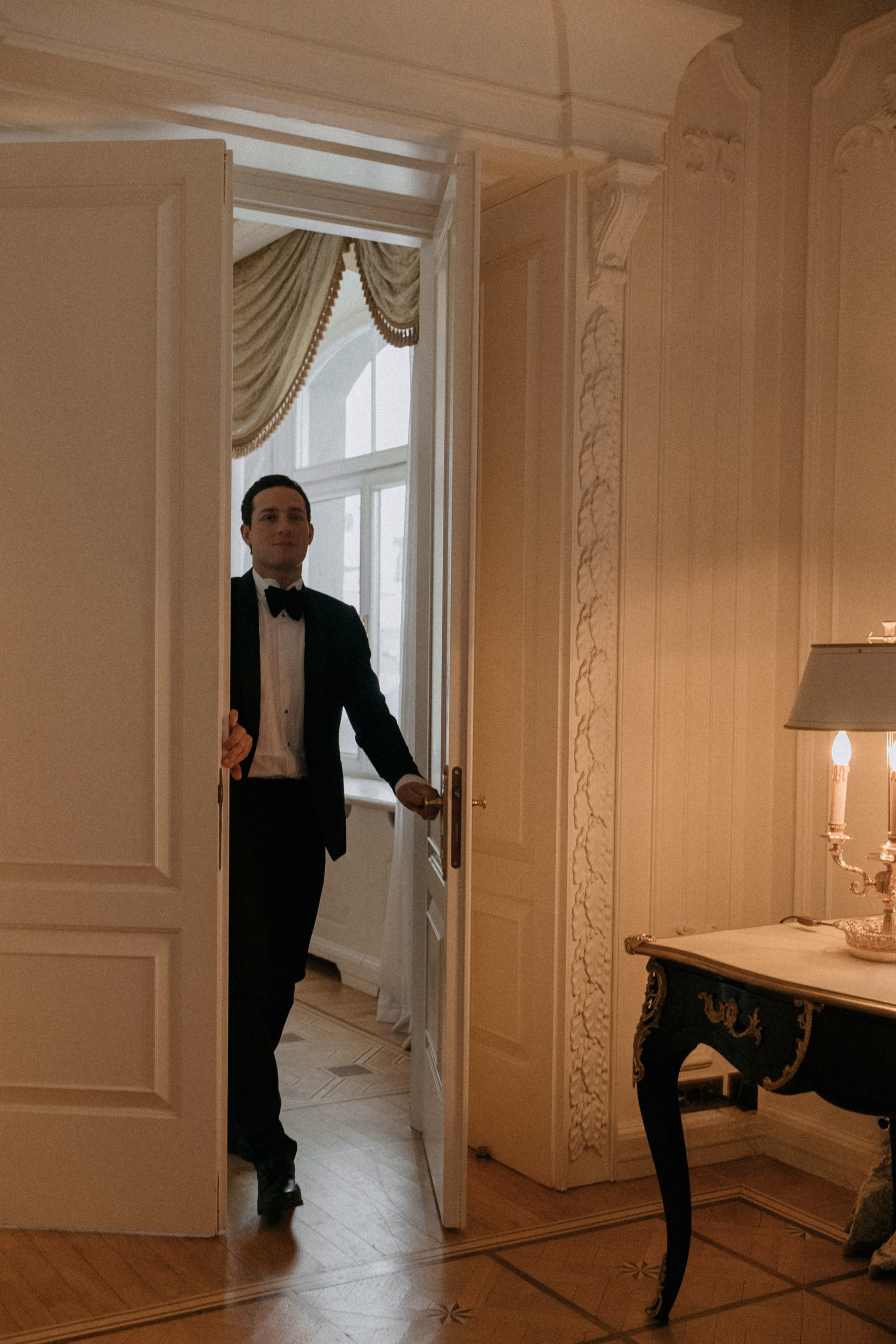 Свадебная фотосъемка в отеле Савой. Свадебный фотограф Москва