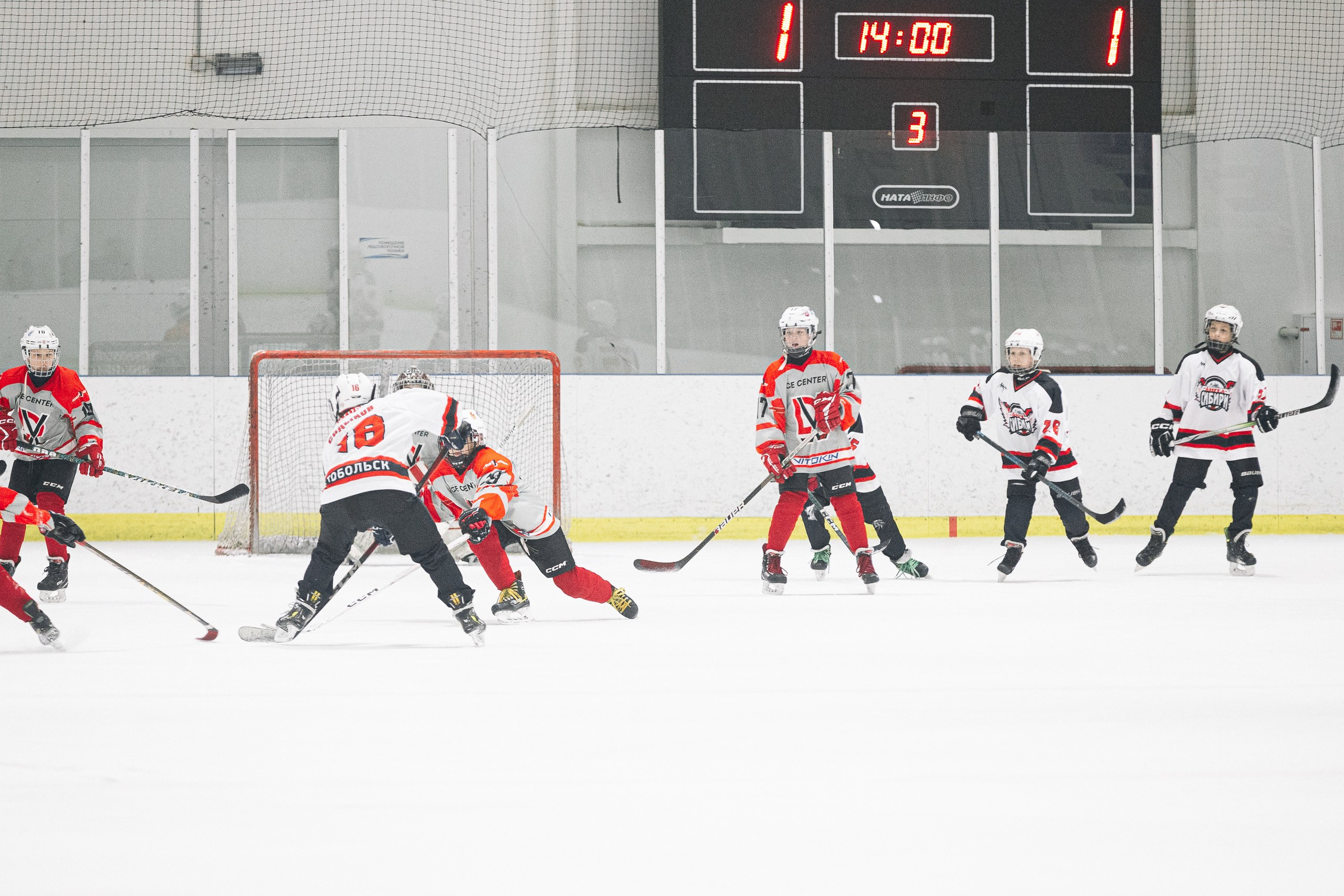 Первенство Тюмени по хоккею. MIG — студия спортивной фотографии Михаила Голянского