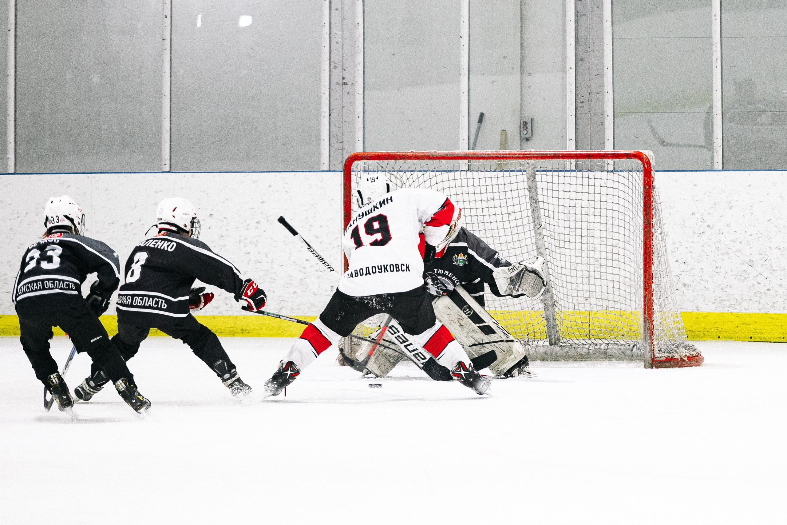 Первенство Тюмени по хоккею. MIG — студия спортивной фотографии Михаила Голянского